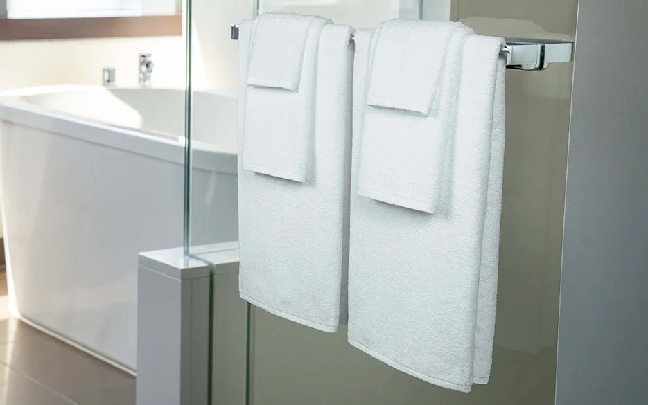 vdara-signature-towel-set-VDRA-320-01-SET-BT-WH_lrg.jpg