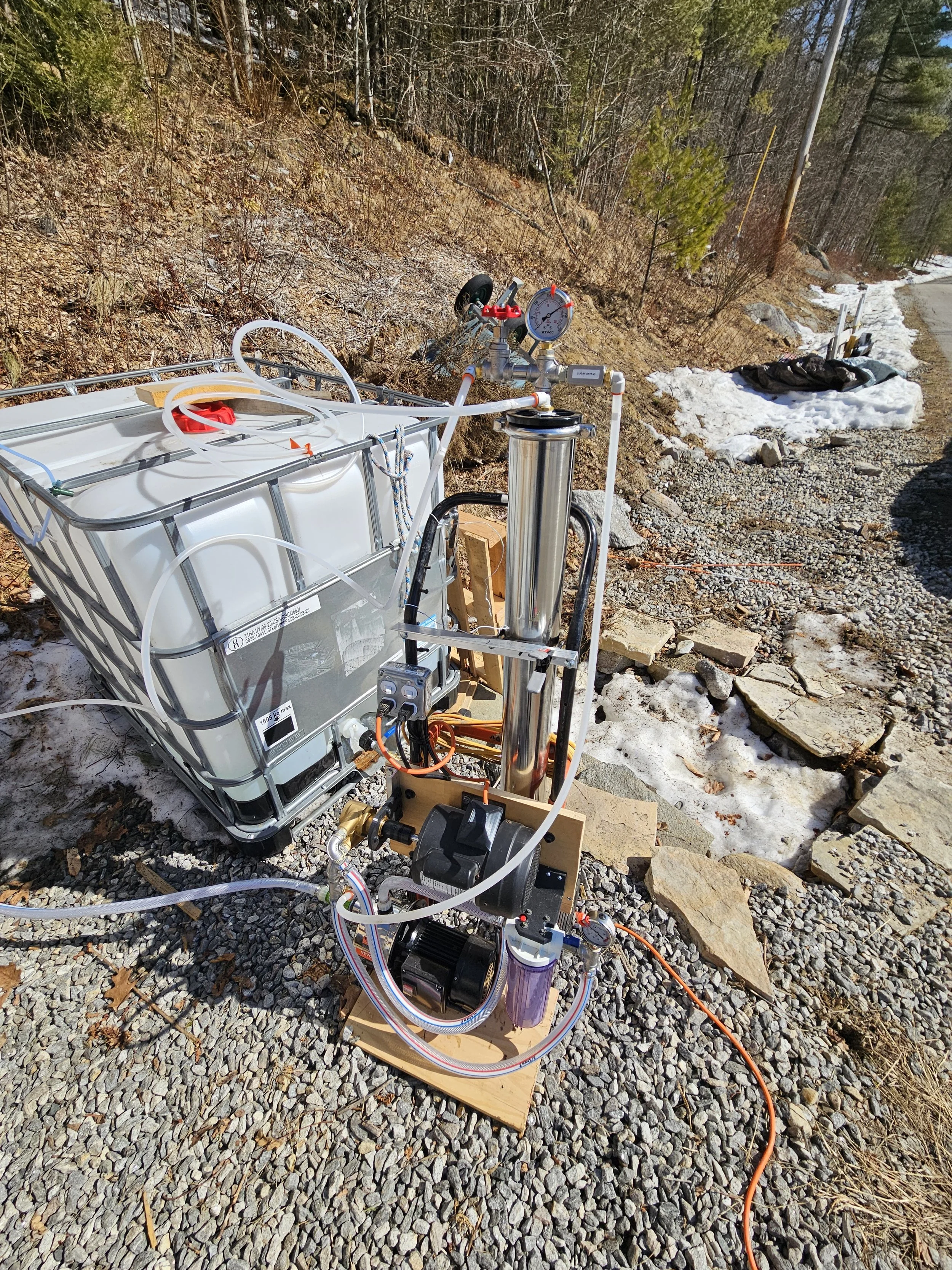 This is our hobby reverse osmosis which was made by us. It takes 50% of the water out of the sap for us. Cutting our boiling time and wood comsumtion in half.