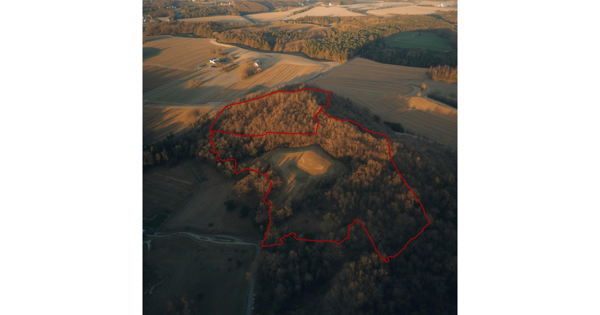 Aerial tract map showing parcel boundaries for land division or consolidation.