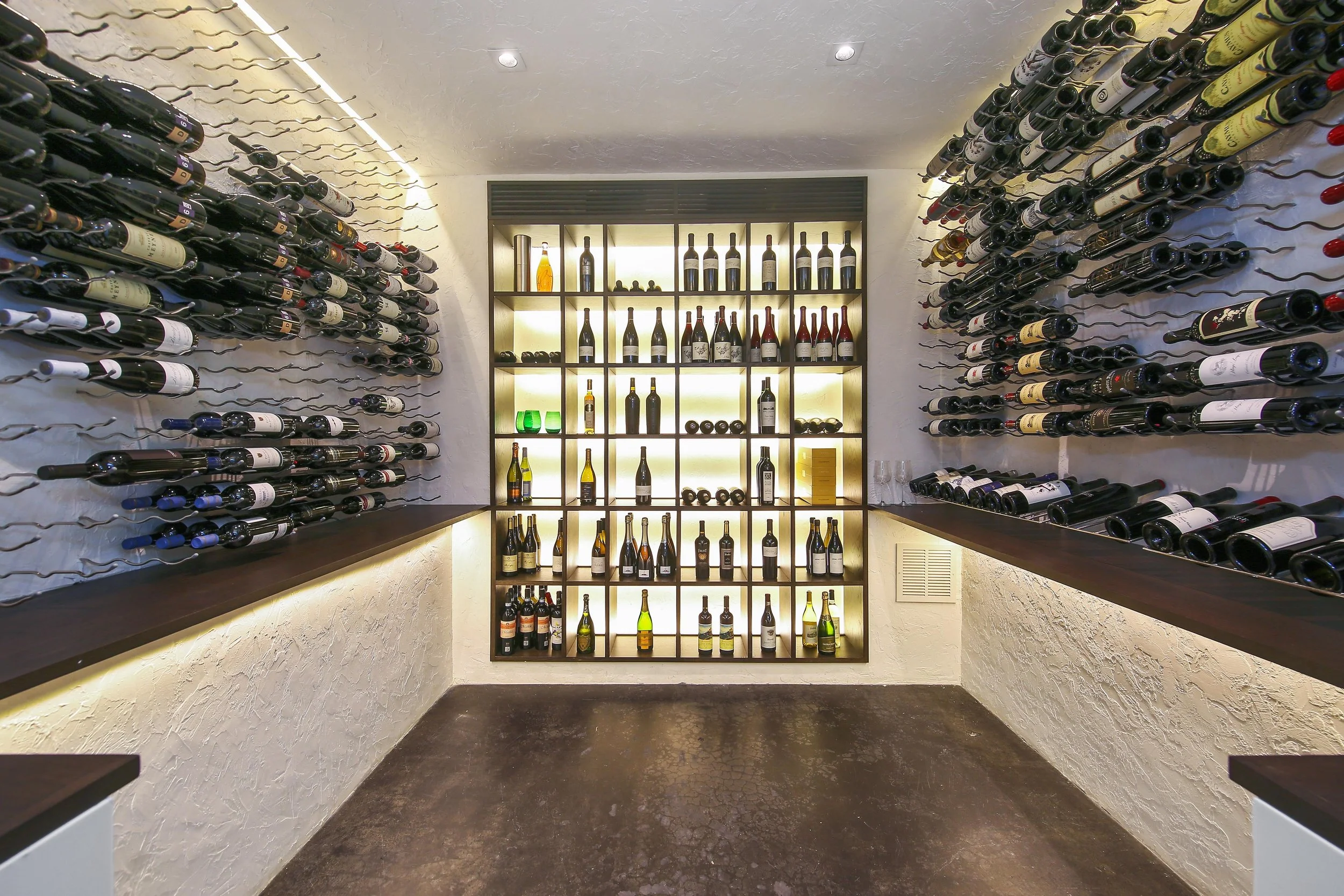 17_405E7thStreet_23_WineCellar_HiRes.JPG