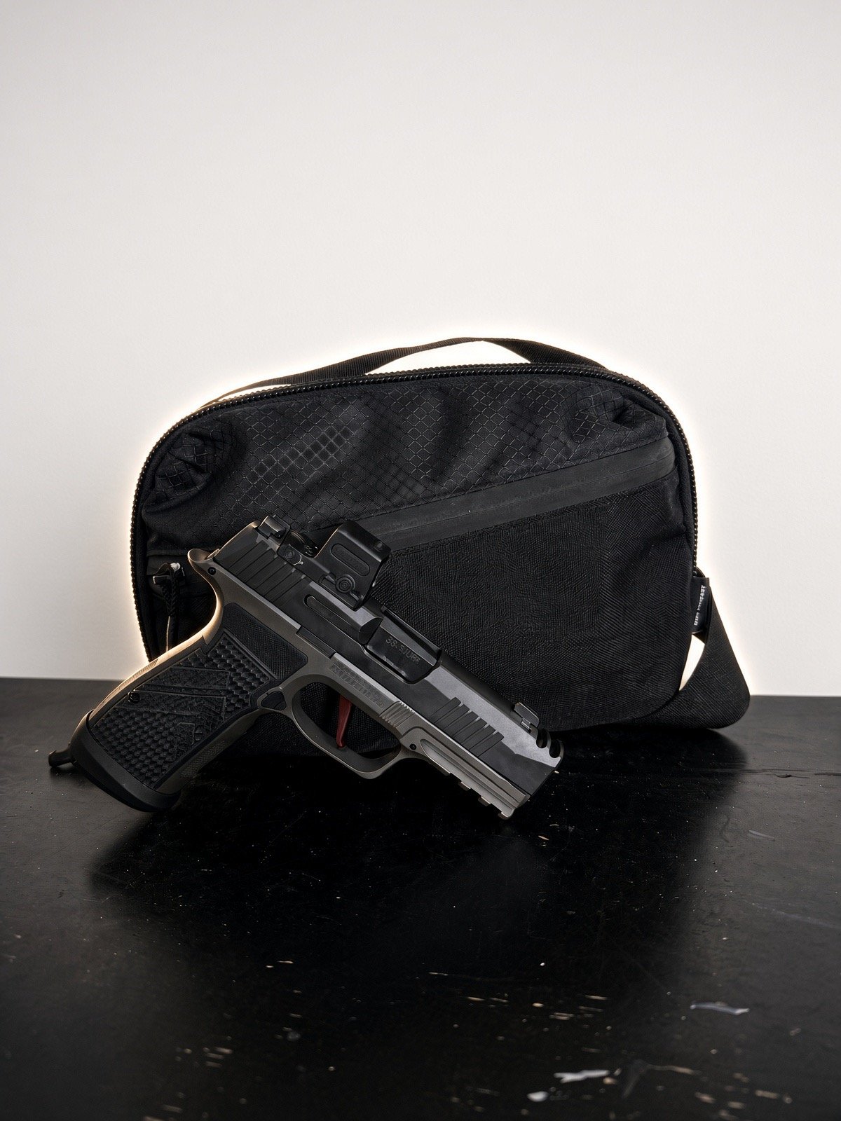 02-bag-with-pistol.jpg