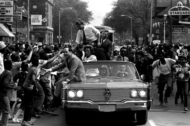 &nbsp; &nbsp; &nbsp; &nbsp; &nbsp; &nbsp; &nbsp; &nbsp; &nbsp; &nbsp; &nbsp; &nbsp; &nbsp; &nbsp; &nbsp; &nbsp; &nbsp; &nbsp; &nbsp; &nbsp; &nbsp; &nbsp; &nbsp; Stood on his car for all to see...