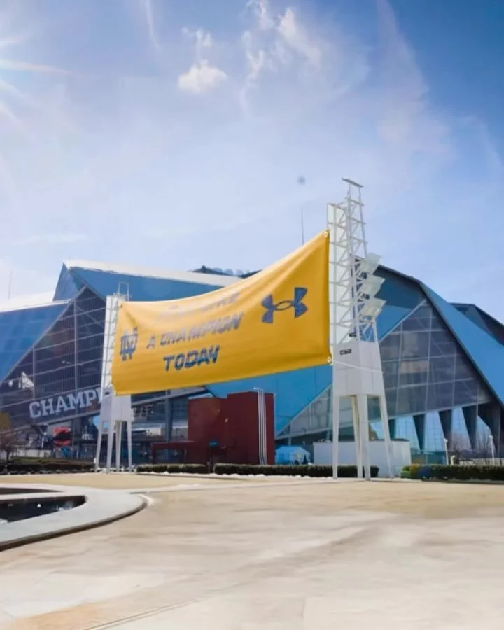 Some new work for @underarmour x @uafootball!

Cloth sim/Modeling + Animation + Rendering done in @blender.official, editing &amp; compositing done in #AfterEffects 

Directed by @andytorres_a, appreciate you putting this all together!

#NotreDame #U