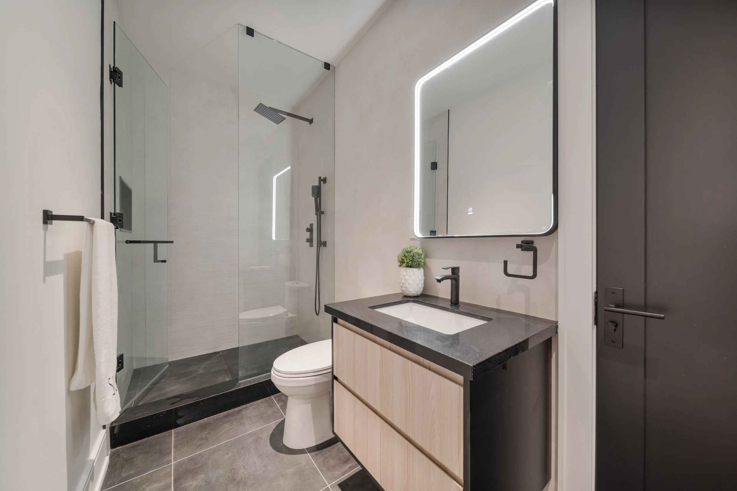 Asgard Bathroom 2.jpg