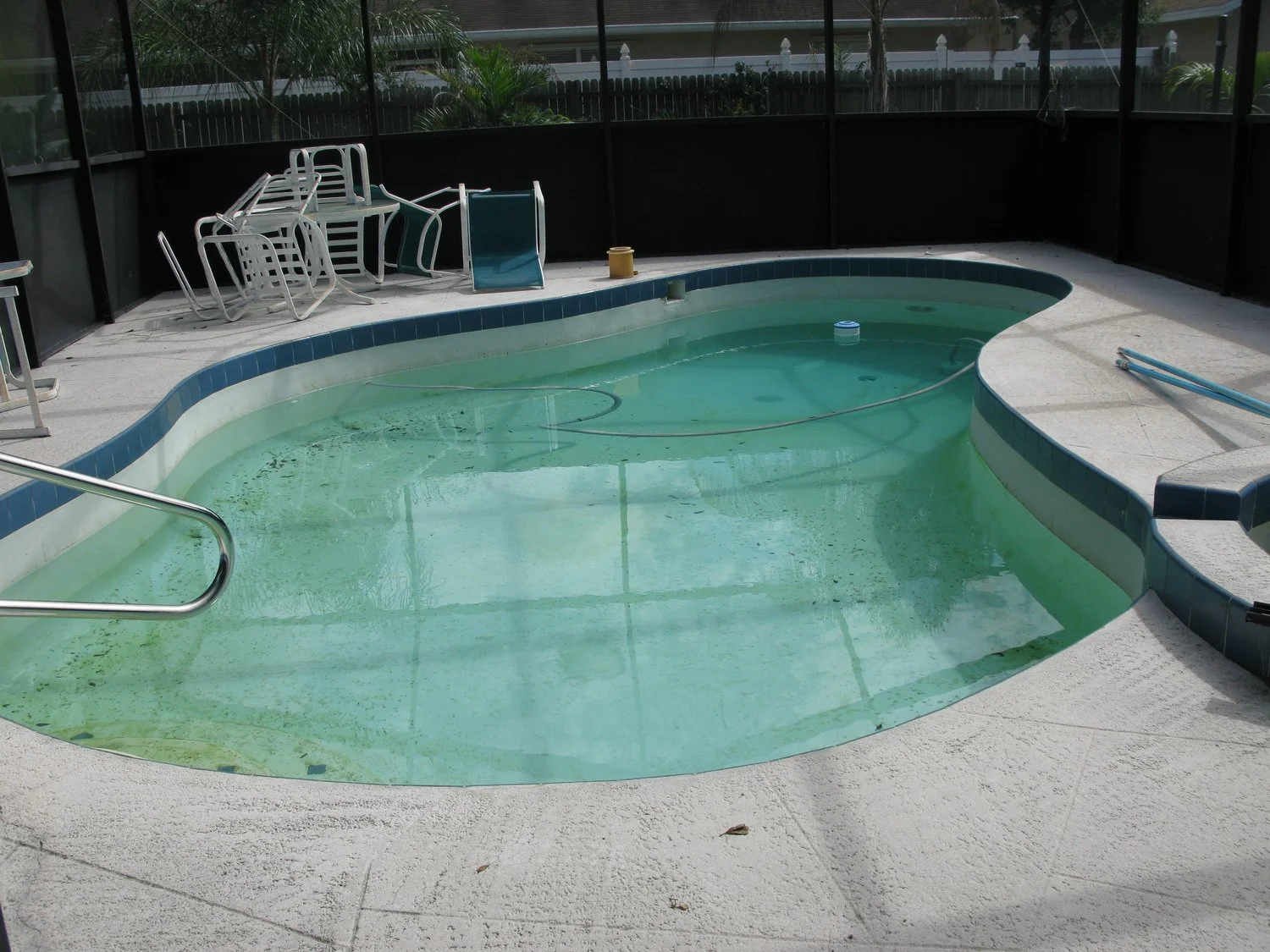 Practical Solutions for Clearing Algae and Debris from Swimming Pools