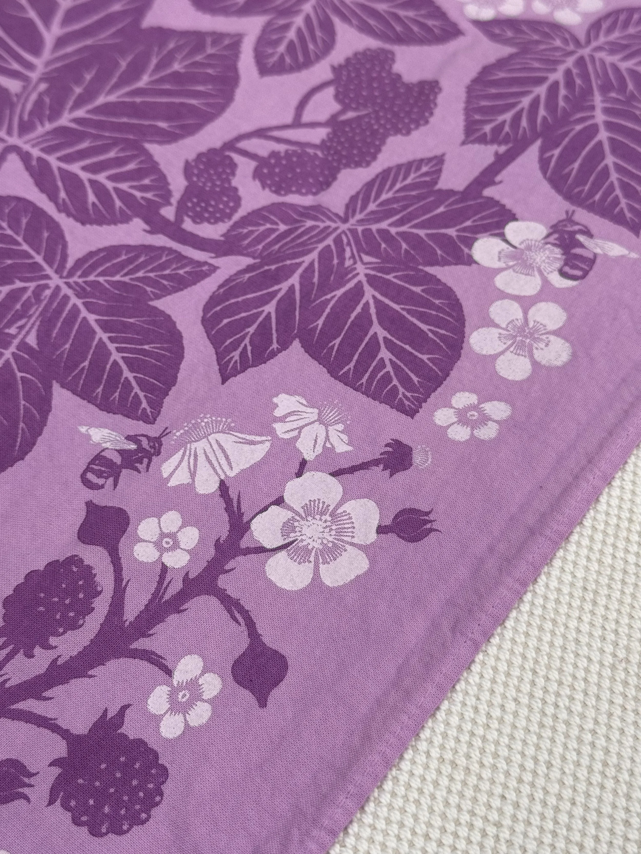 Blackberry bumblebee bandana leaves.jpeg