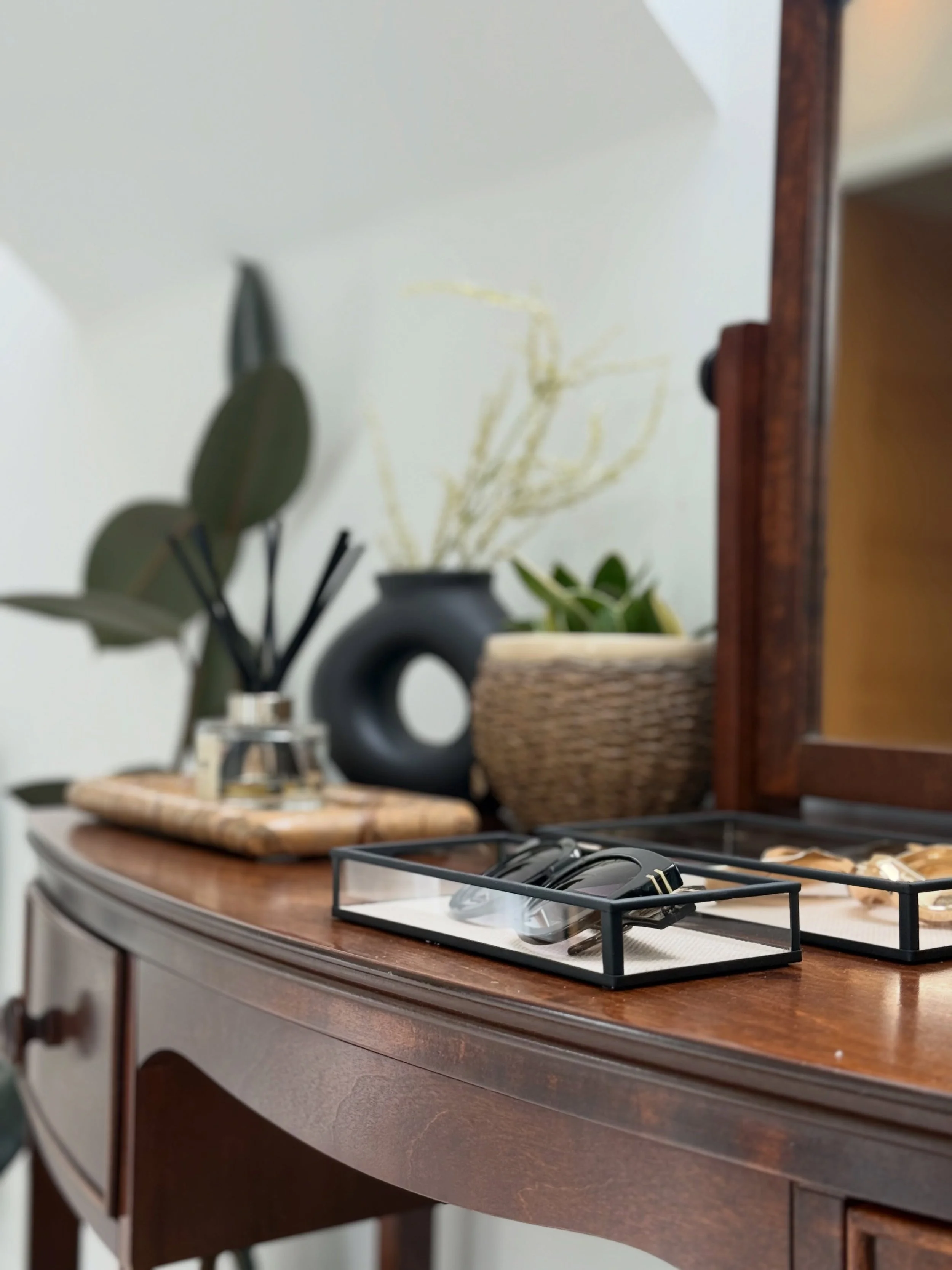 The homes people remember are rarely the ones filled with the most things.

They&rsquo;re the ones that feel considered from the moment you walk in.

The atmosphere.
The warmth.
The balance between texture, tone and space to breathe.

This is often t