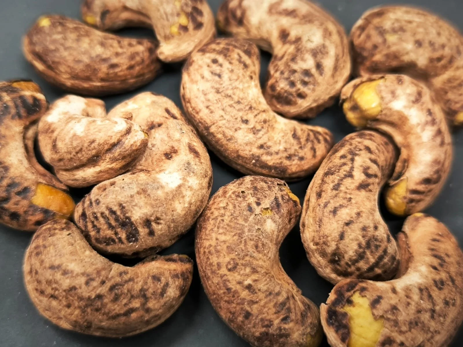 Premium Quality Cashews  With Skin ( Lightly Salted) 500g