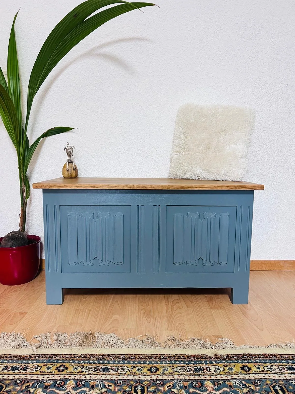 Erwan, the seaside chest