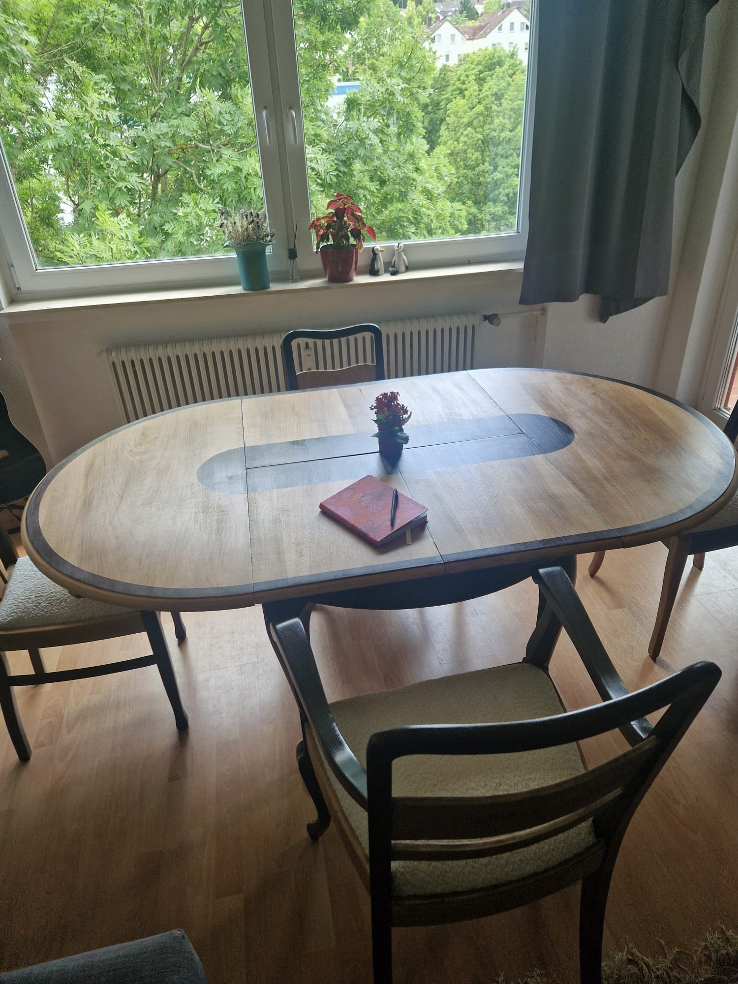 Mag, the extendable dinning table