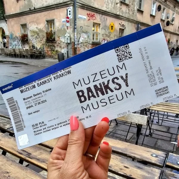 billet-banksy-museum-cracovie-600x599 (1).jpg