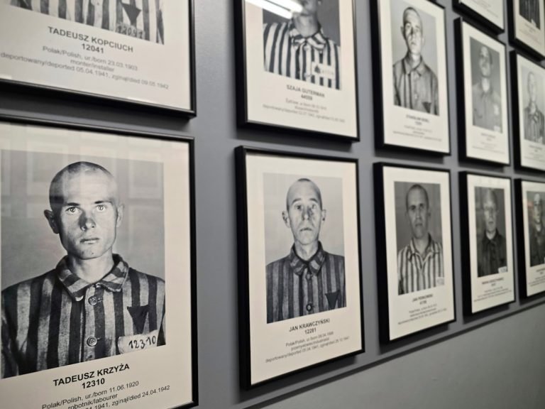 portraits-auschwitz-768x576.jpg
