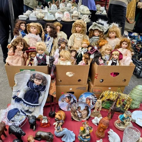 poupee-porcelaine-marche-aux-puces-cracovie-600x599.jpg