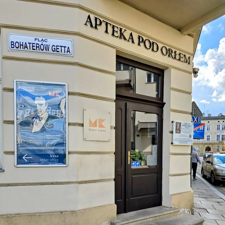 pharmacie-apteka-pod-orlem-cracovie-768x767.jpg