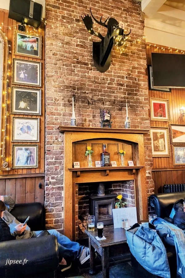 decoration-pub-hawley-londres.jpg