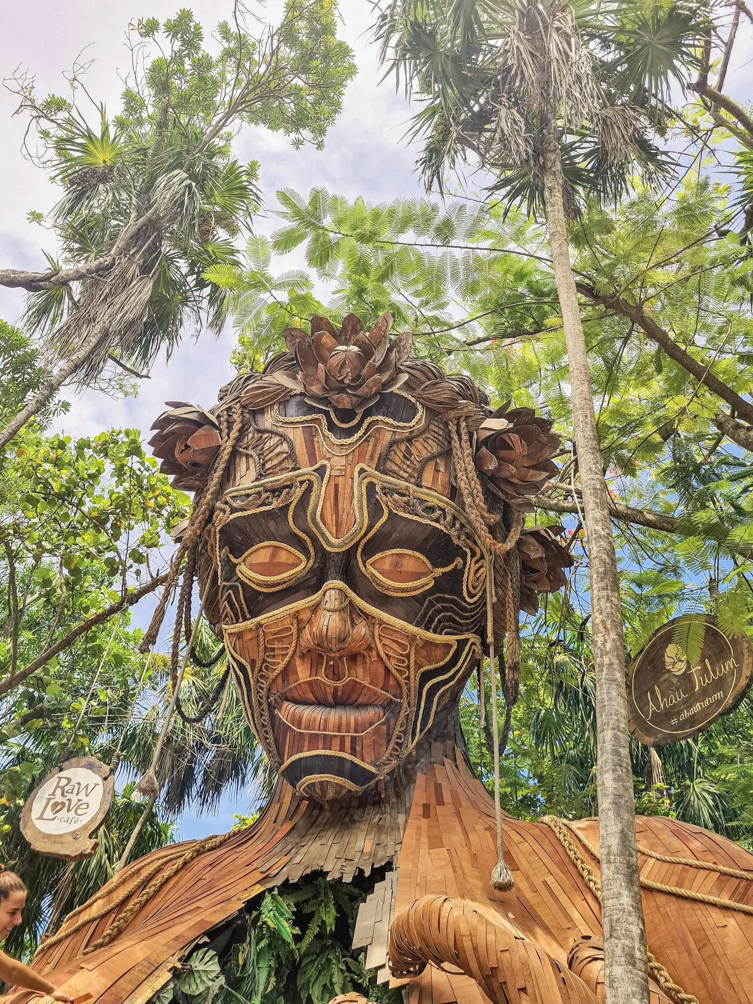 zone-hoteliere-tulum-statue-ven-a-la-luz.jpg