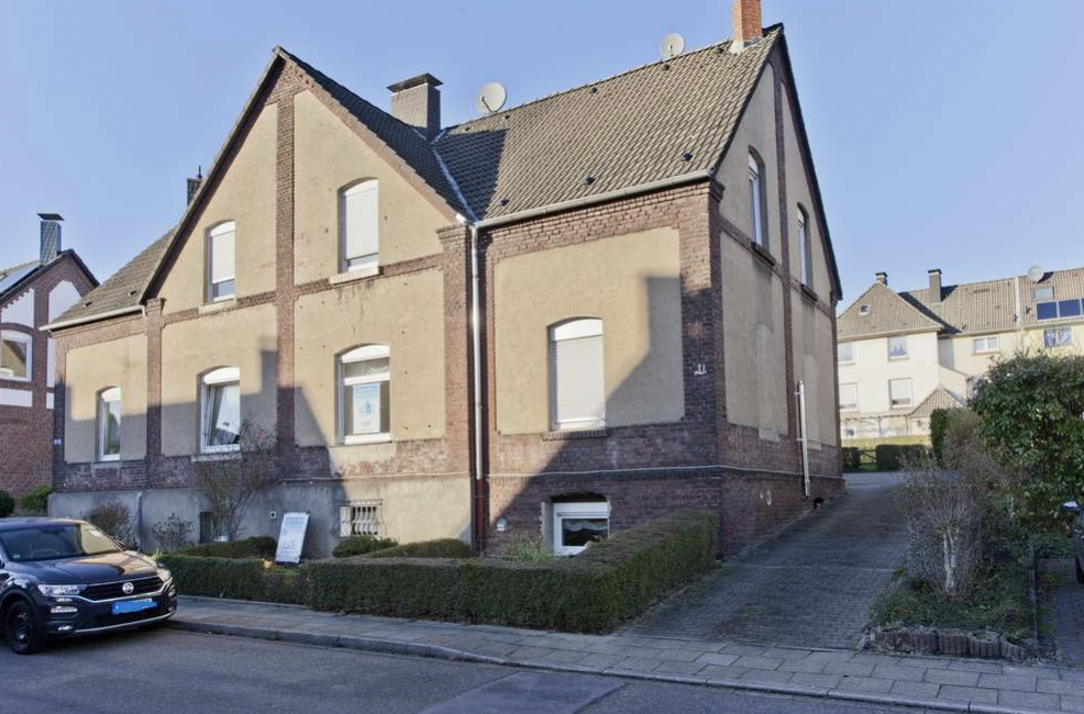 Reihenmittelhaus v. rechts