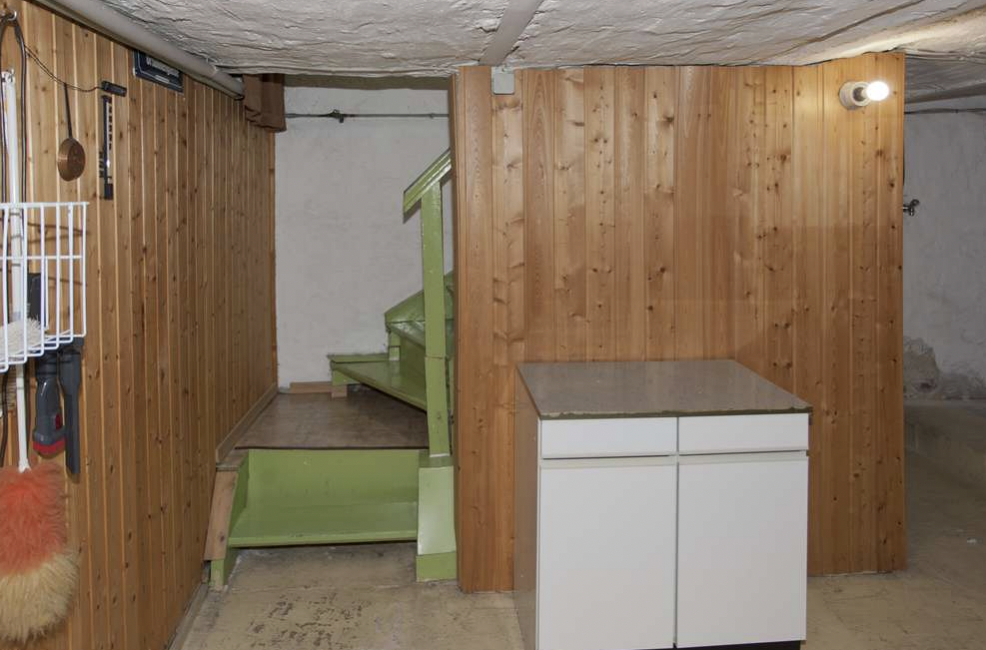 Kellern mit Kellertreppe zum EG