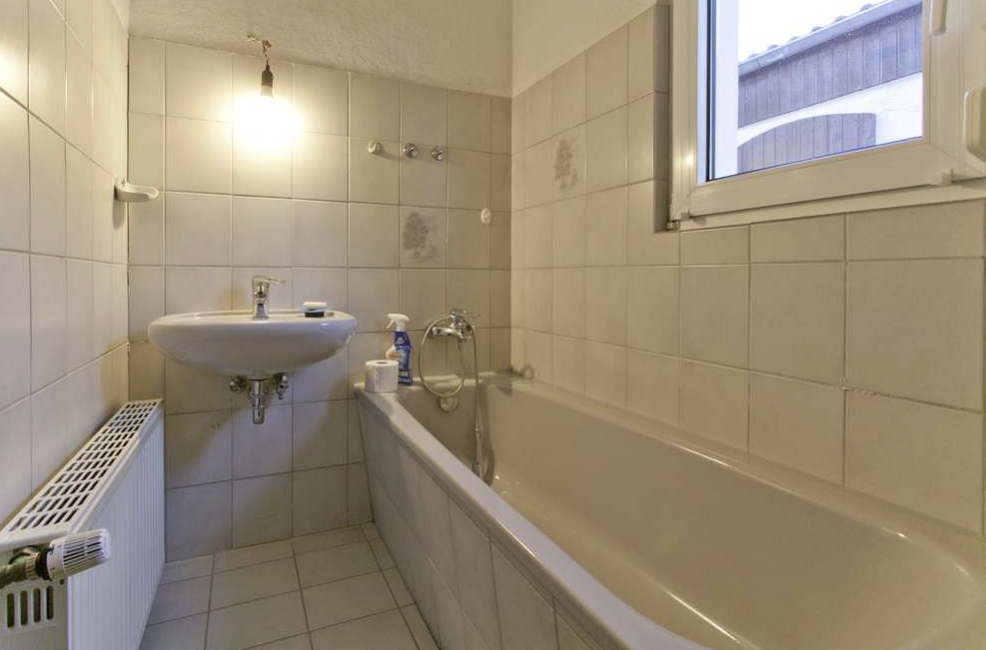 Bad mit Wanne