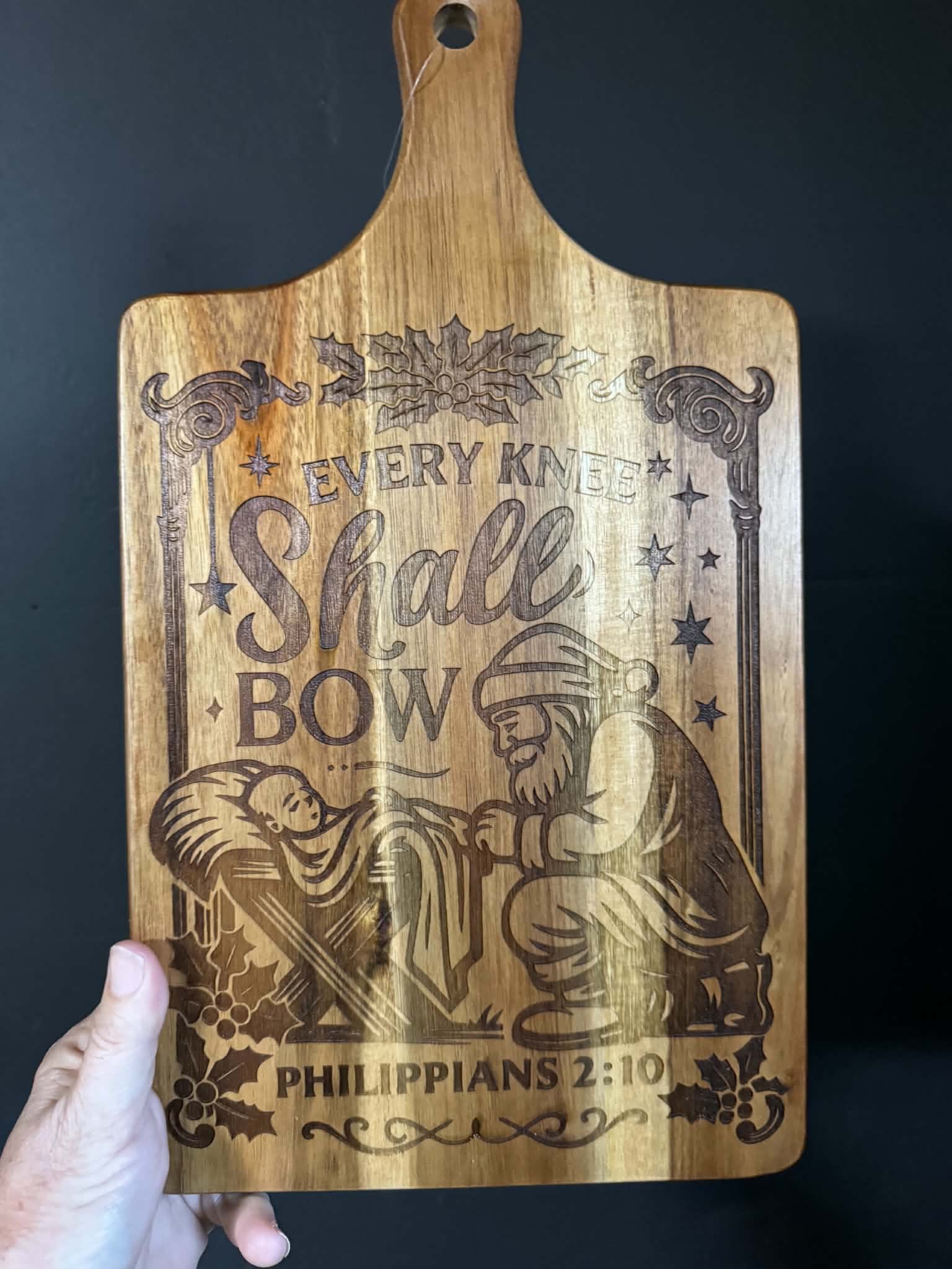 Acacia wood cutting board