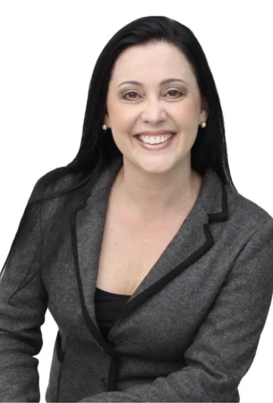 Dr. Paula Carina Lazarim Marques 