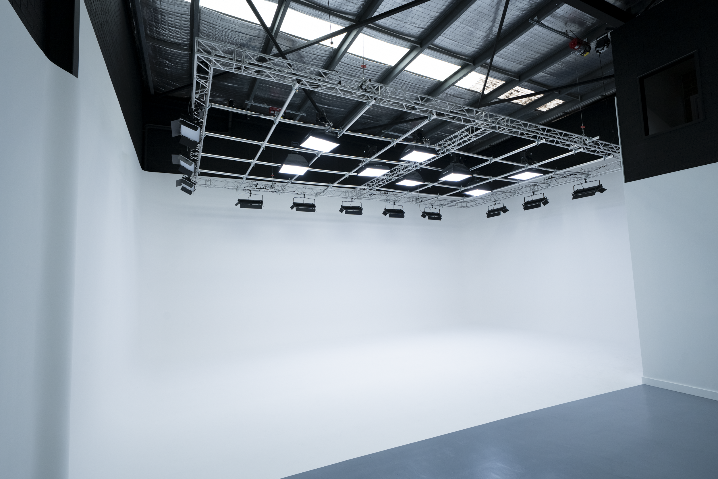 A Complete Guide to Hiring a Cyclorama Studio in Sydney