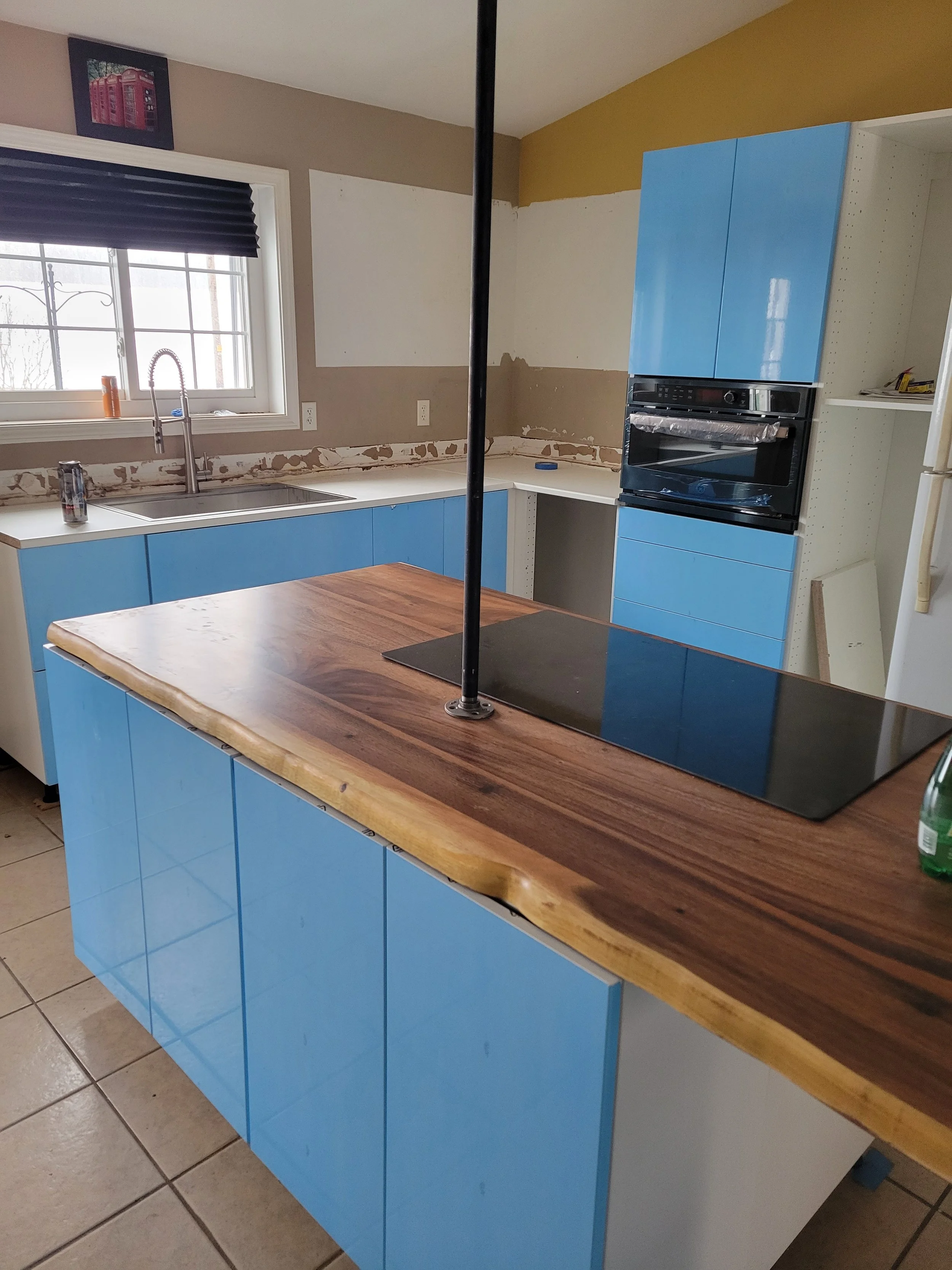 kitchenisland.jpg