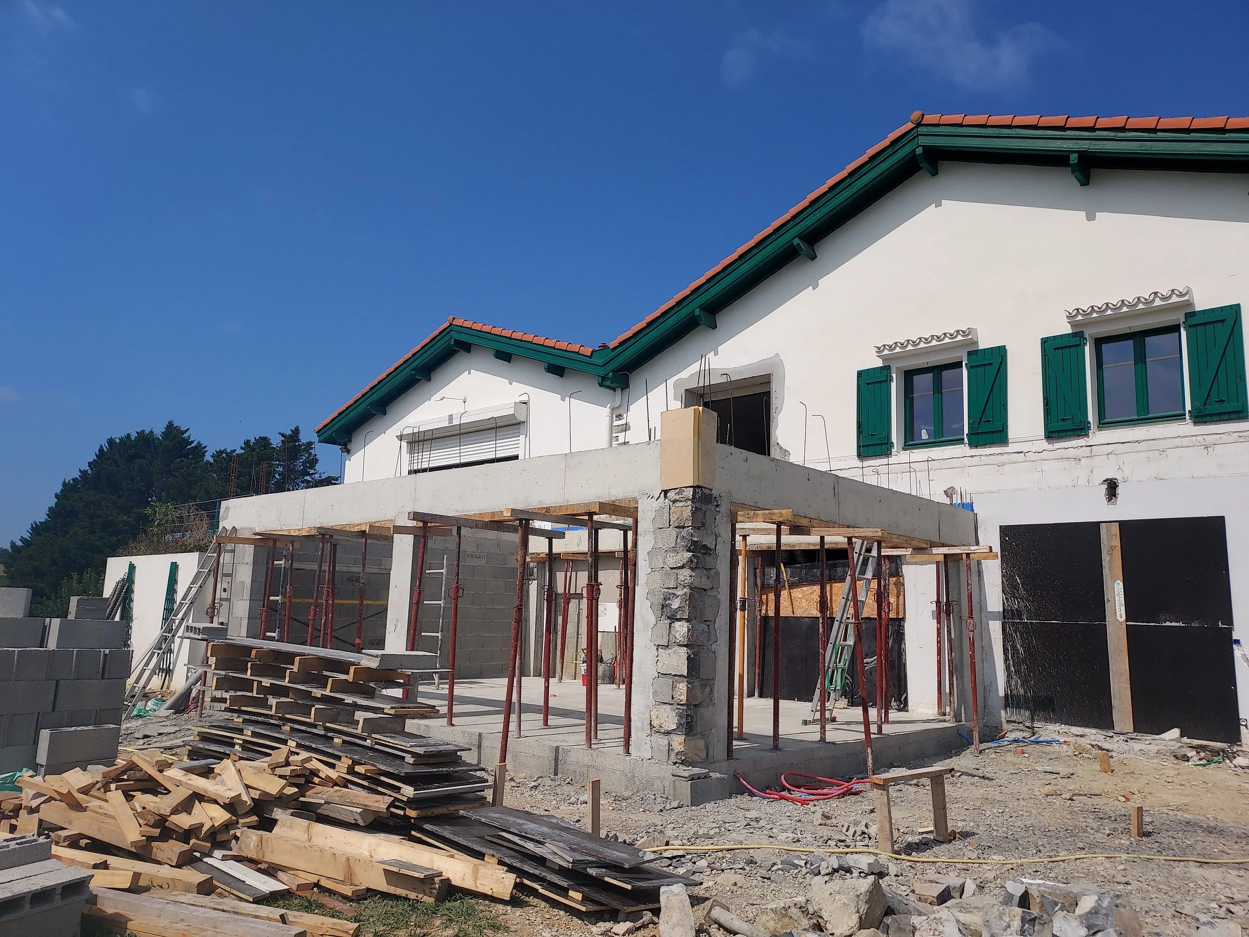 Chantier rénovation ferme Souraïde