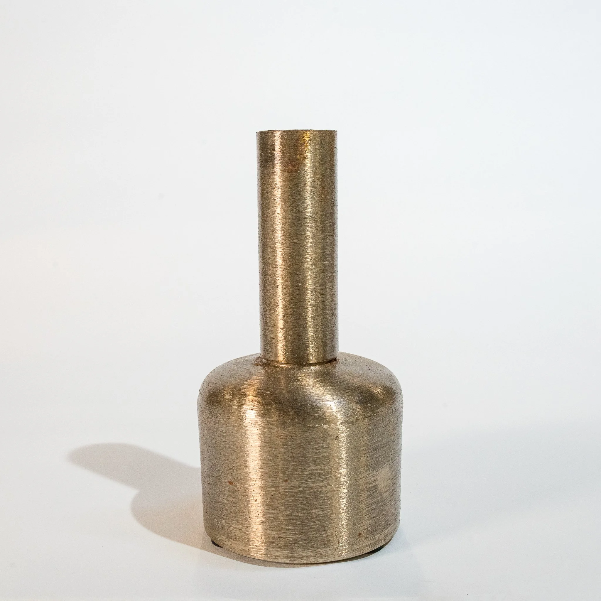 Raja Bud Vase (3.2" x 6")