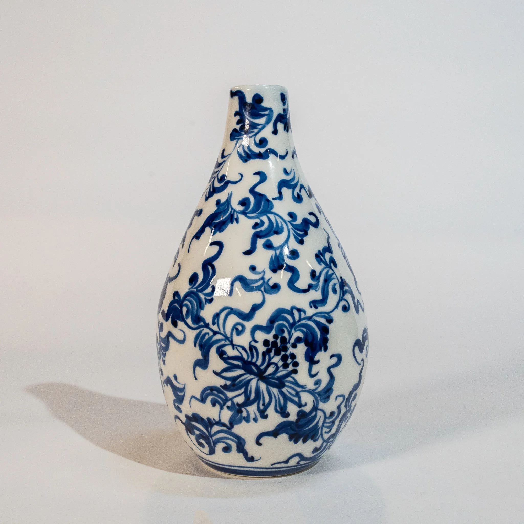 Eleanor Bud Vase (3.75" x 7")