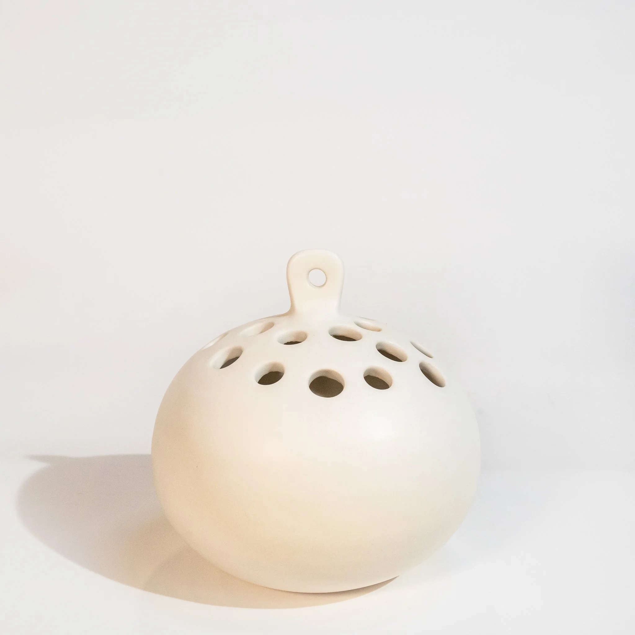 Ceramic Hanging Flower Frog Vase (4.5" x 5")