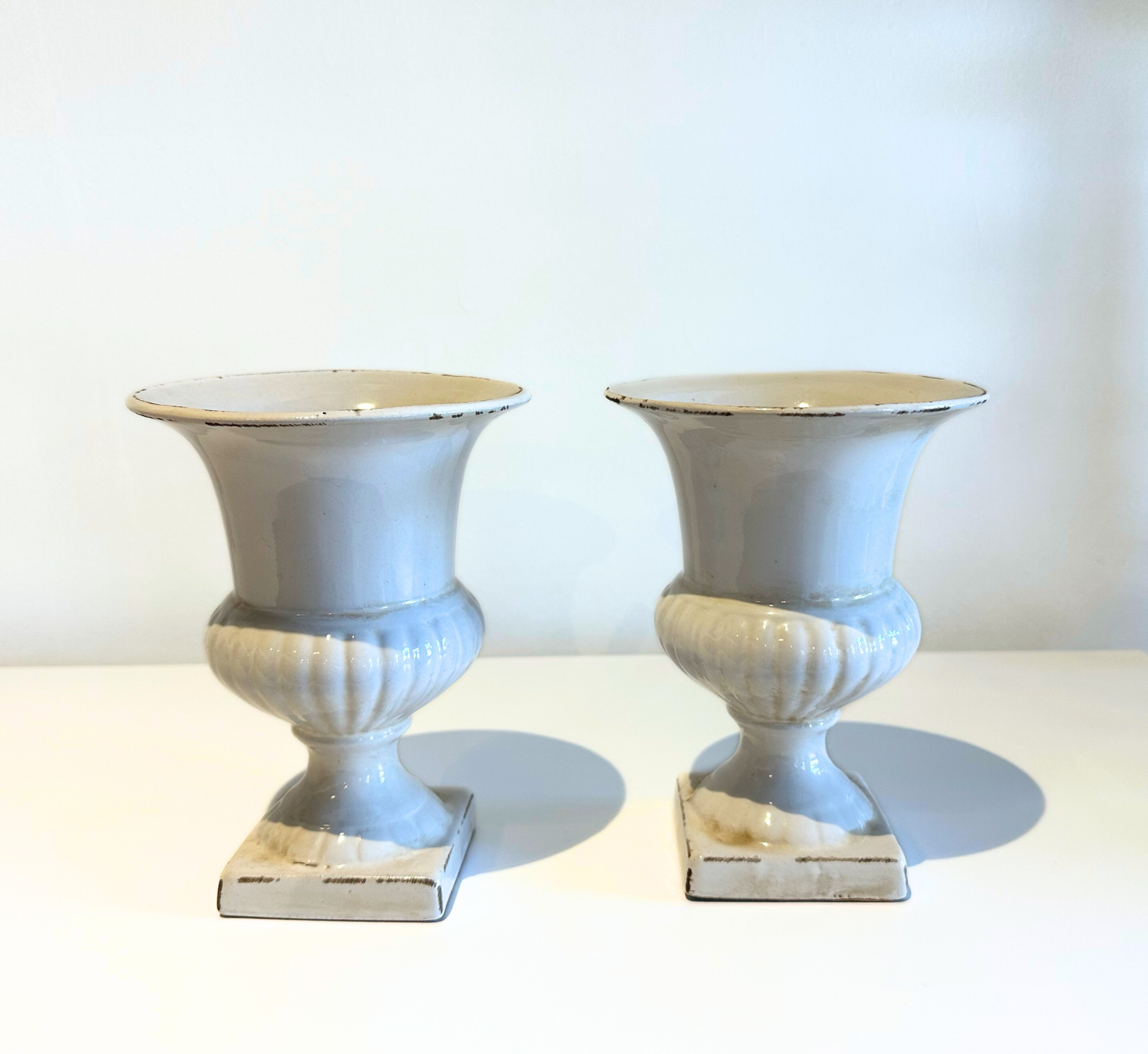 Pedestal Urn (7" x 5")