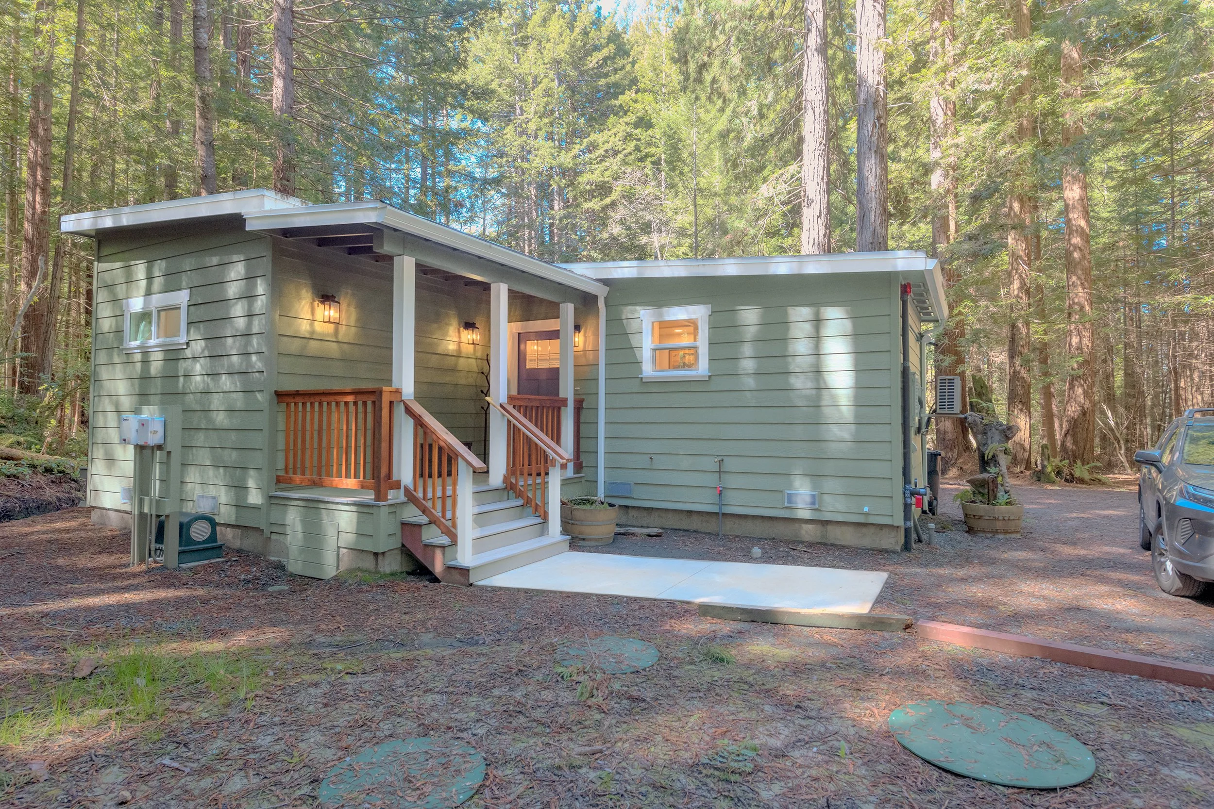 front of house mendo house.jpg