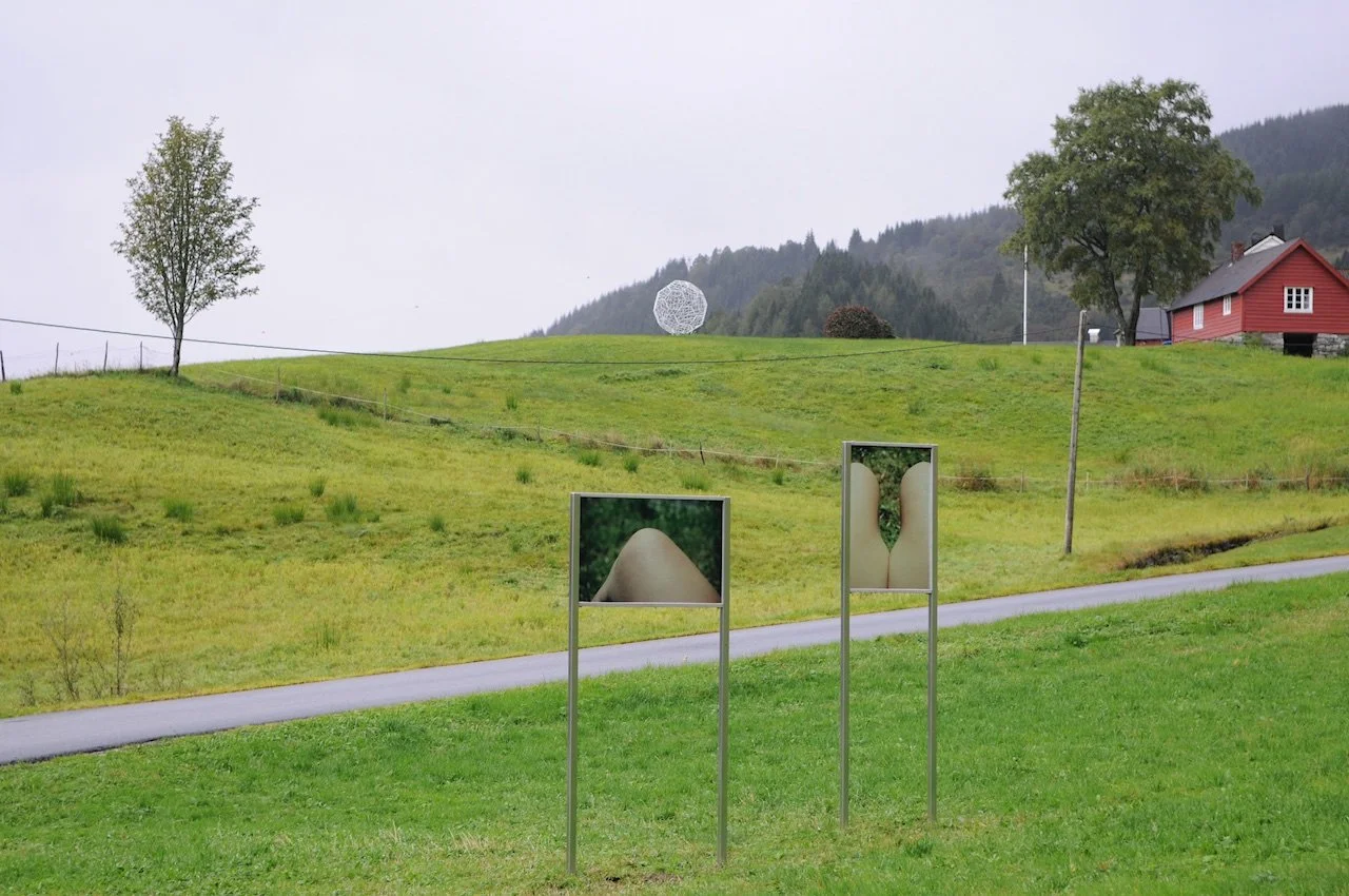 DSC_6994, red 72dpi.jpg