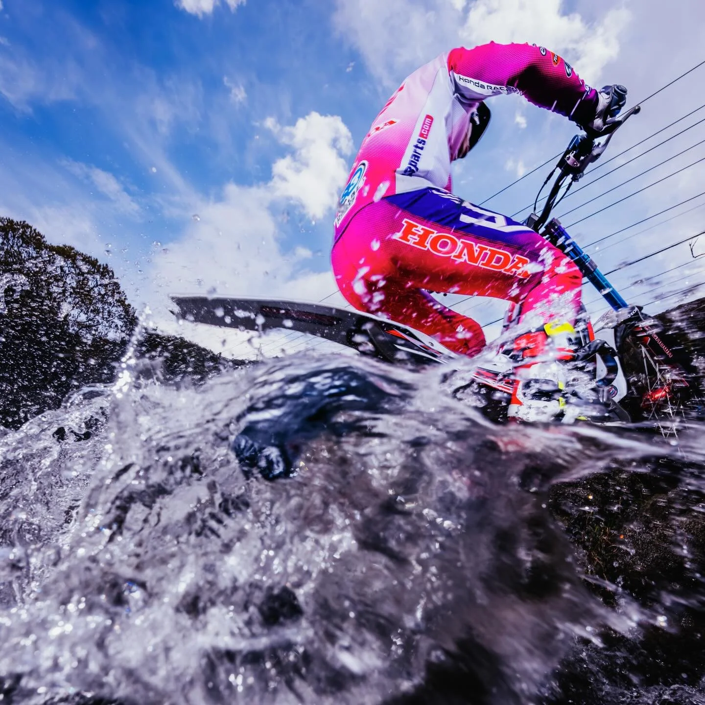 Race Week🔥🔥

2026 全日本トライアル選手権 第1戦
愛知県岡崎市にて開幕いたします。

assistant： @kaga.kuni 
mechanic： @yu_hi_678 

日頃よりご支援いただいているスポンサーの皆様に心より感謝申し上げます。
チーム一丸となって全力で挑みます。

@hondaracingcorporation 
@over_racing 

📸
@yusuke.origuchi 

#全日本トライアル #TEAMMITANI #Honda