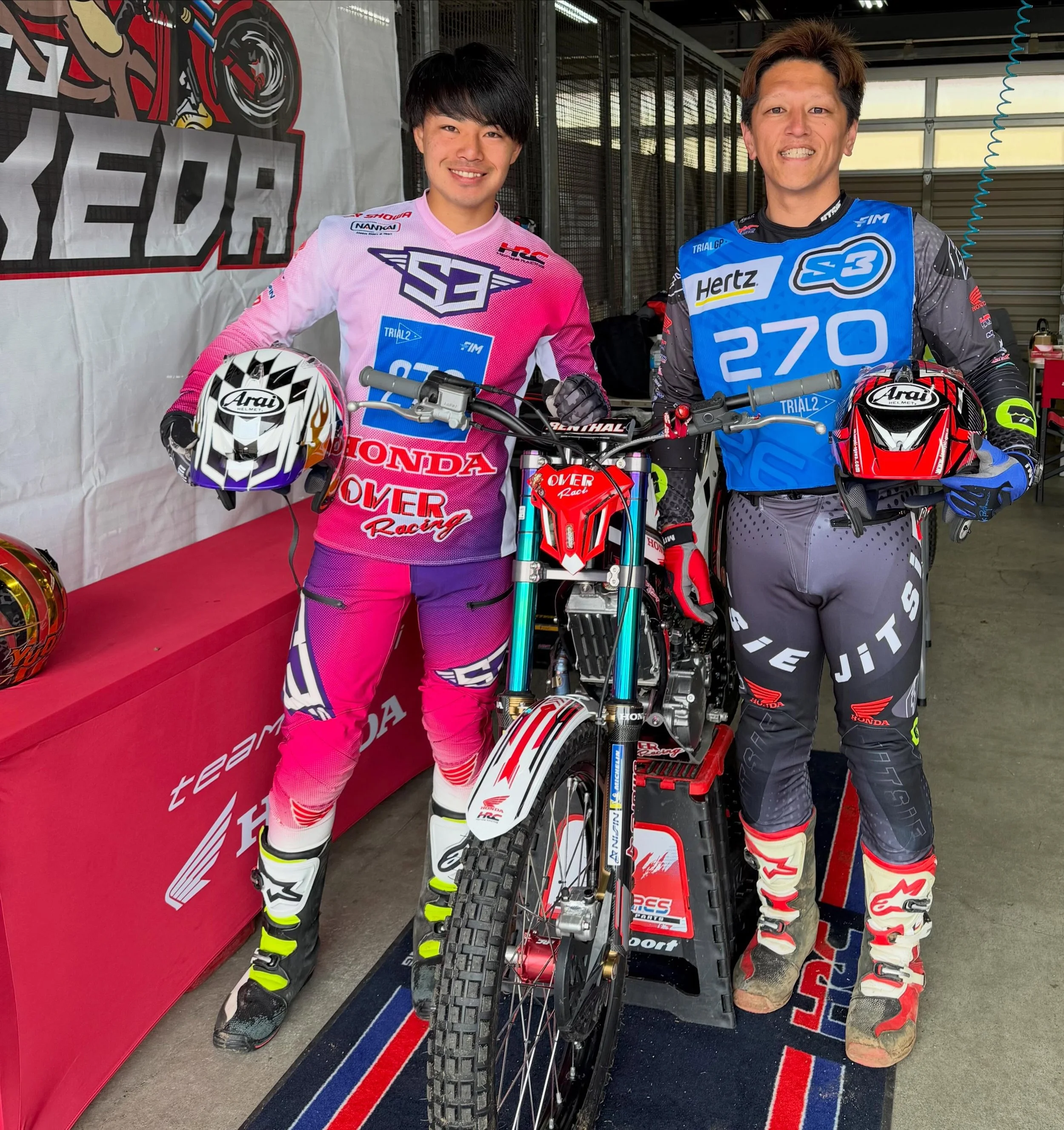 @trialgp 

世界選手権日本グランプリ🇯🇵

Race 1　P26
Race 2　P15

Overall　P18

Race1ではなかなか思い通りの走りができず、Race2では少しマシな走りができましたが、悔しい結果で1日を終えることとなりました。
まだ2日目もあるので、気持ちを切り替えて頑張ります🔥

暑い中、現地で応援してくださった皆様、本当にありがとうございます。
そしてサポートしてくださるスポンサー・チームの皆様にも感謝しています。
明日も全力で挑みます！