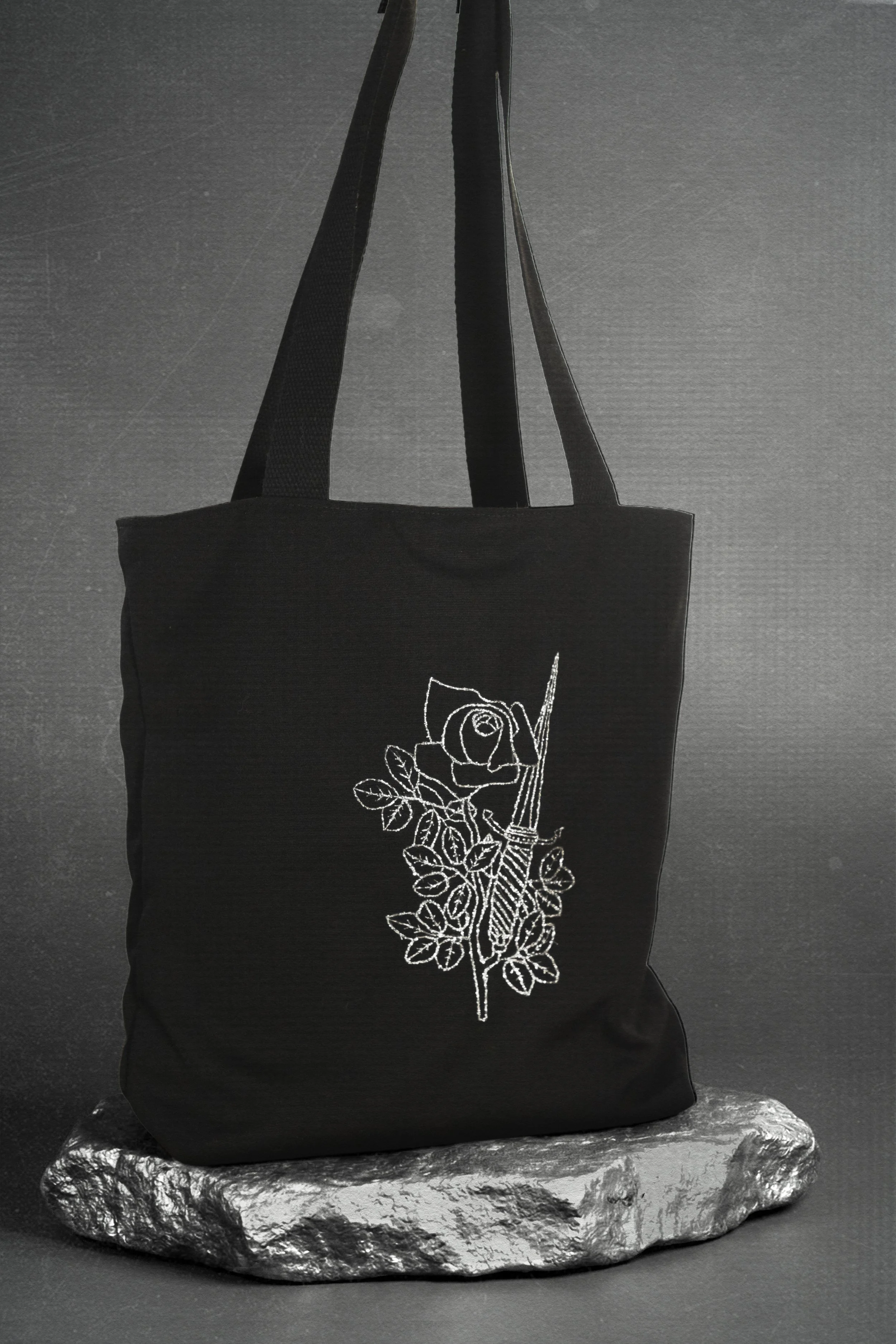 The Daily Tote: Dark Bloom