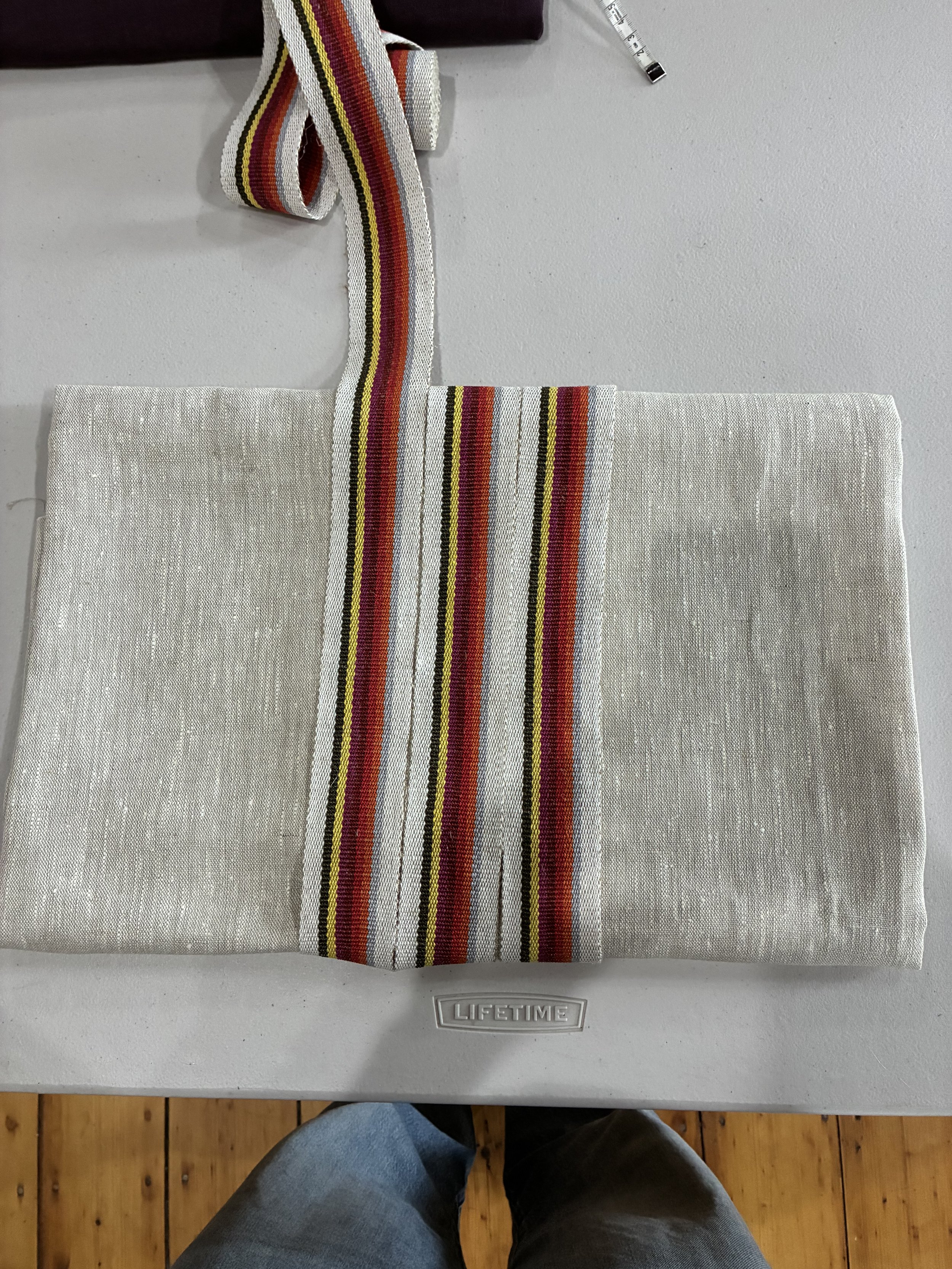 Three center medium linen tape, 18x18 pillow