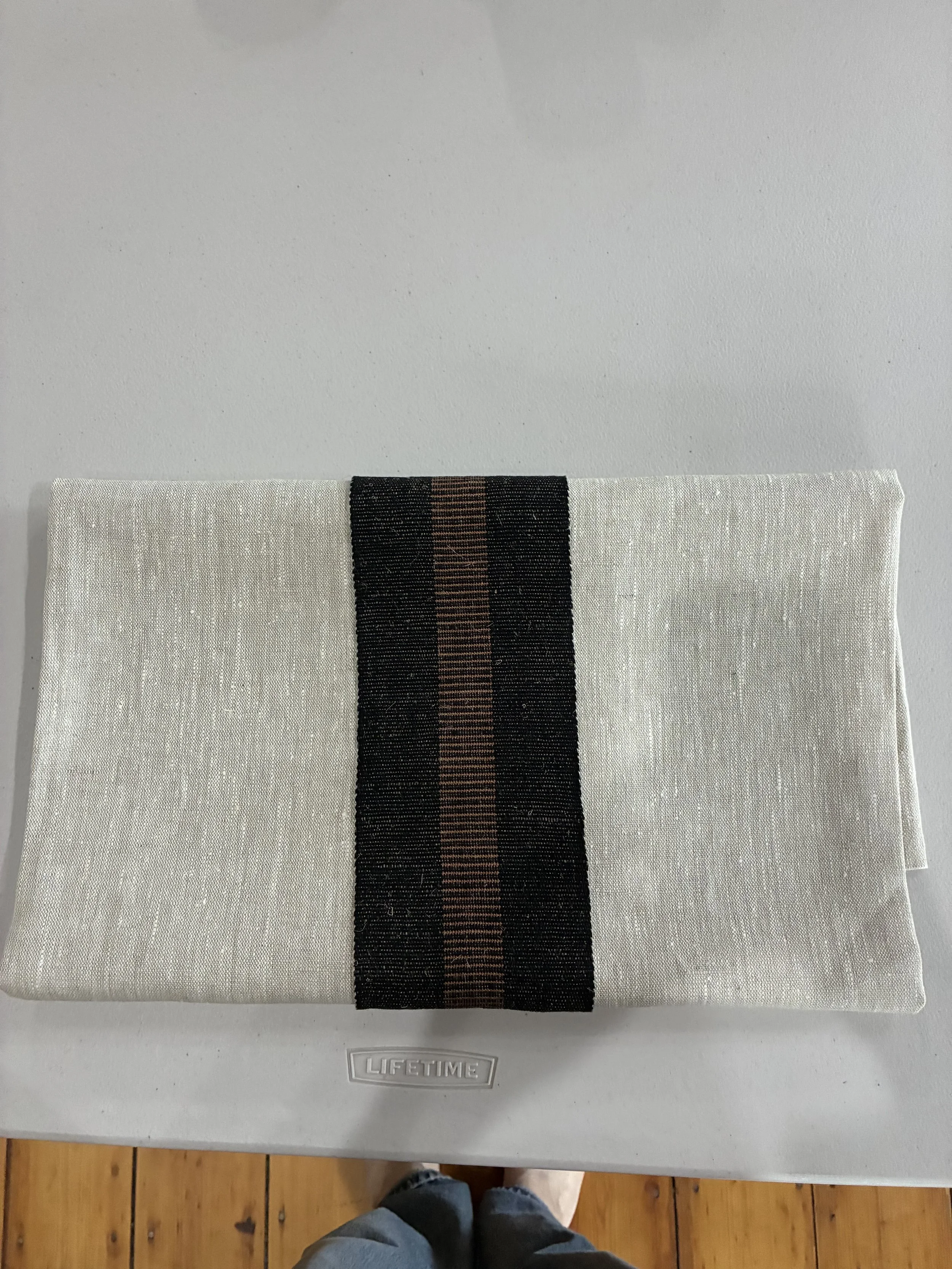 Center wide linen tape, 18x18 pillow