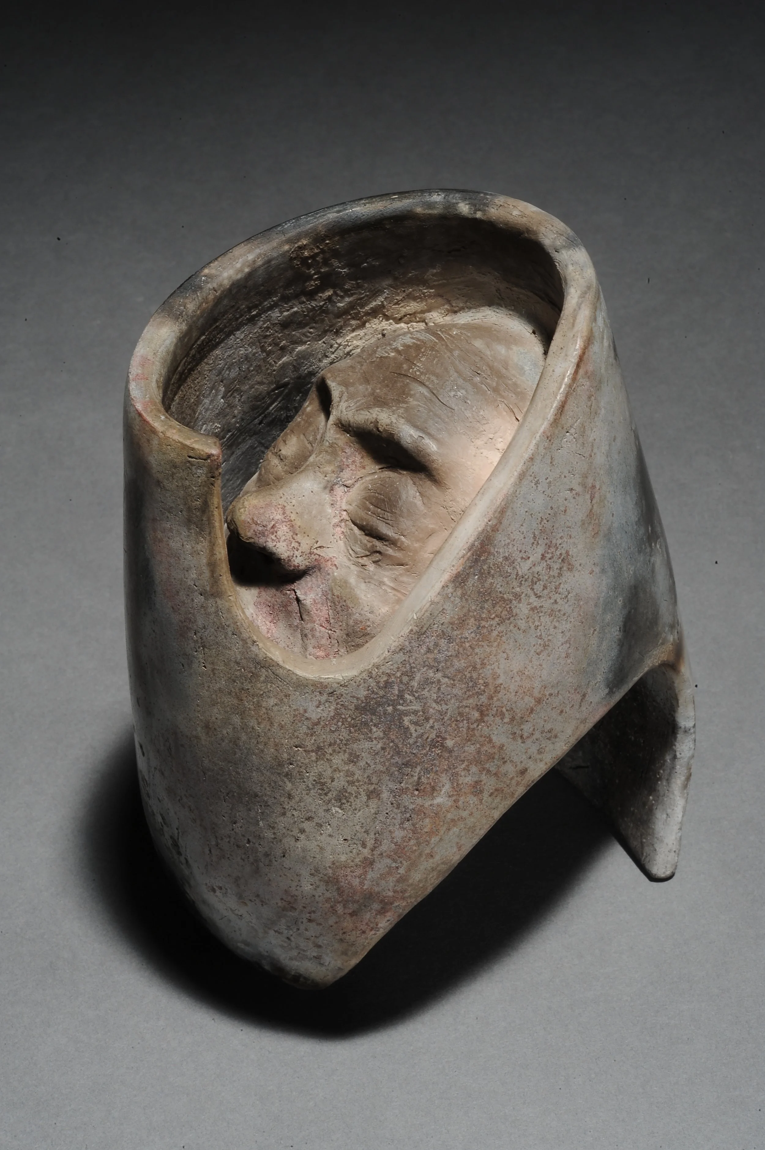 Contained
Earthenware 
(Pit Fired)
4" x 6" 3.5"