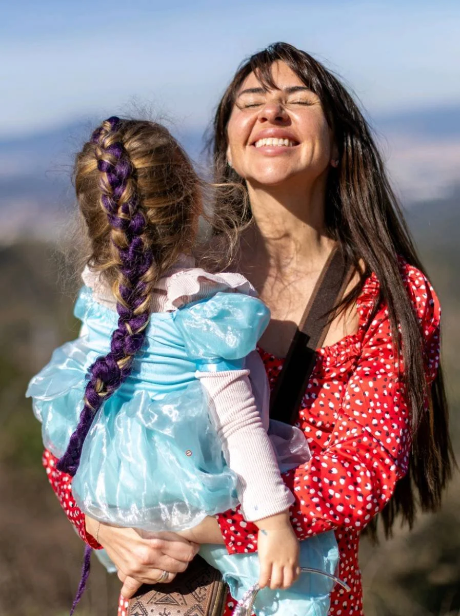 Nice Beautiful Mother with Her with her dauter in Spain, photografer photoshoot 