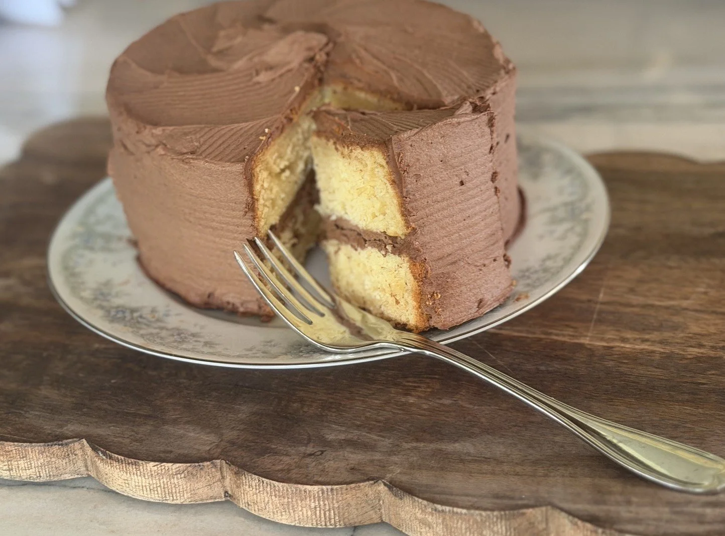 Guiltless Vanilla Cake with Chocolate Icing (6-inch)