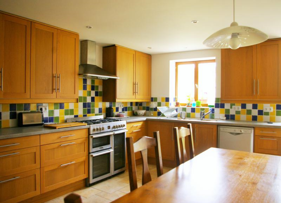 Le Noyer Kitchen.png