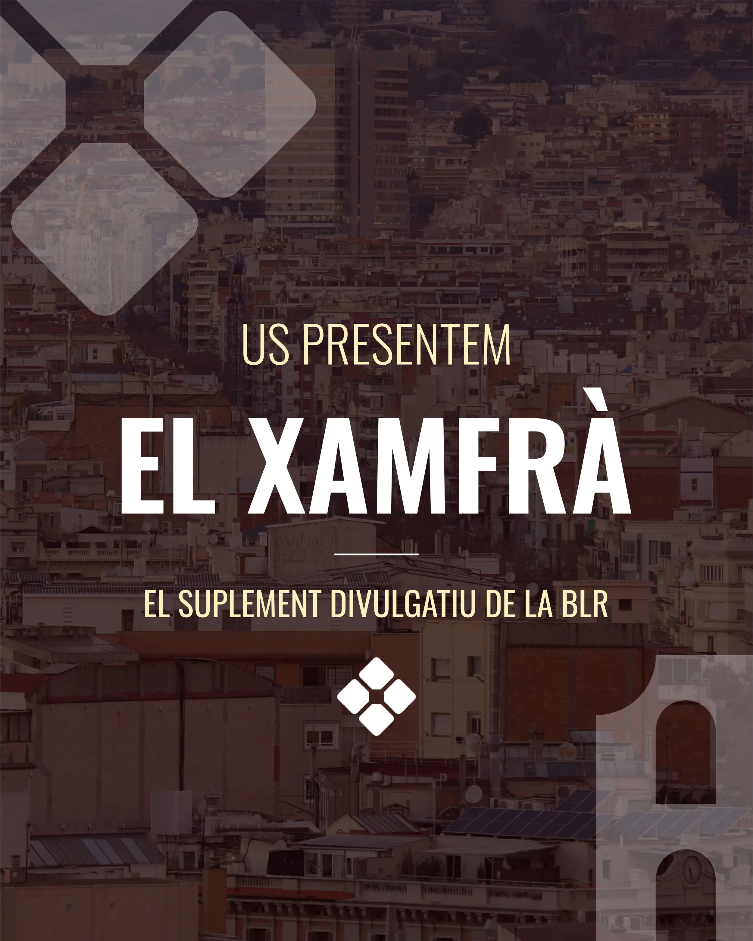 Vista de una ciudad con edificios residenciales y solares en el techo en un horario de atardecer, con texto en español sobre la imagen que dice: 'Nos presentamos en El Xametra, el suplemento divulgativo de la BLR'.