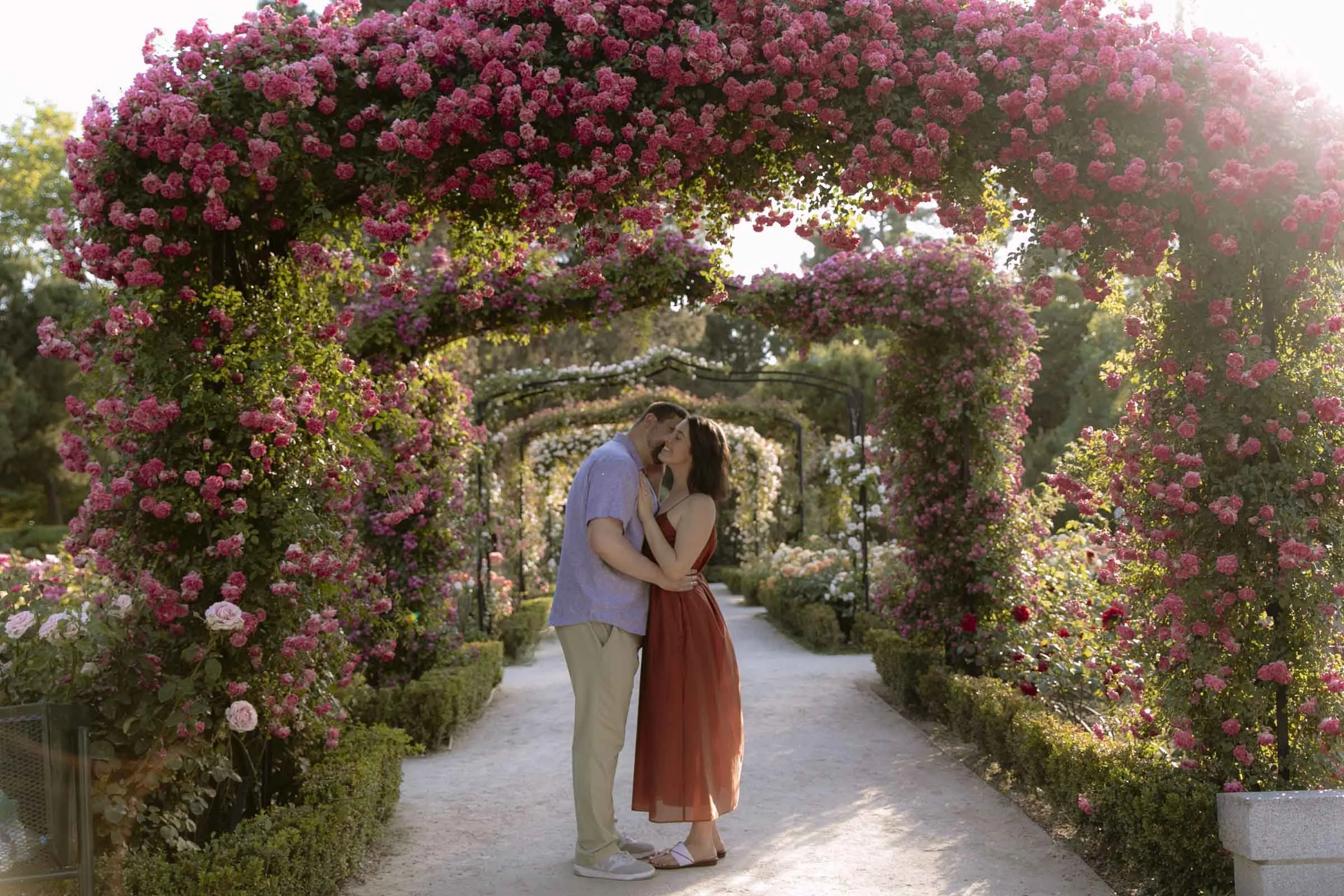 Romantic proposal in Madrid with candid and authentic reactions