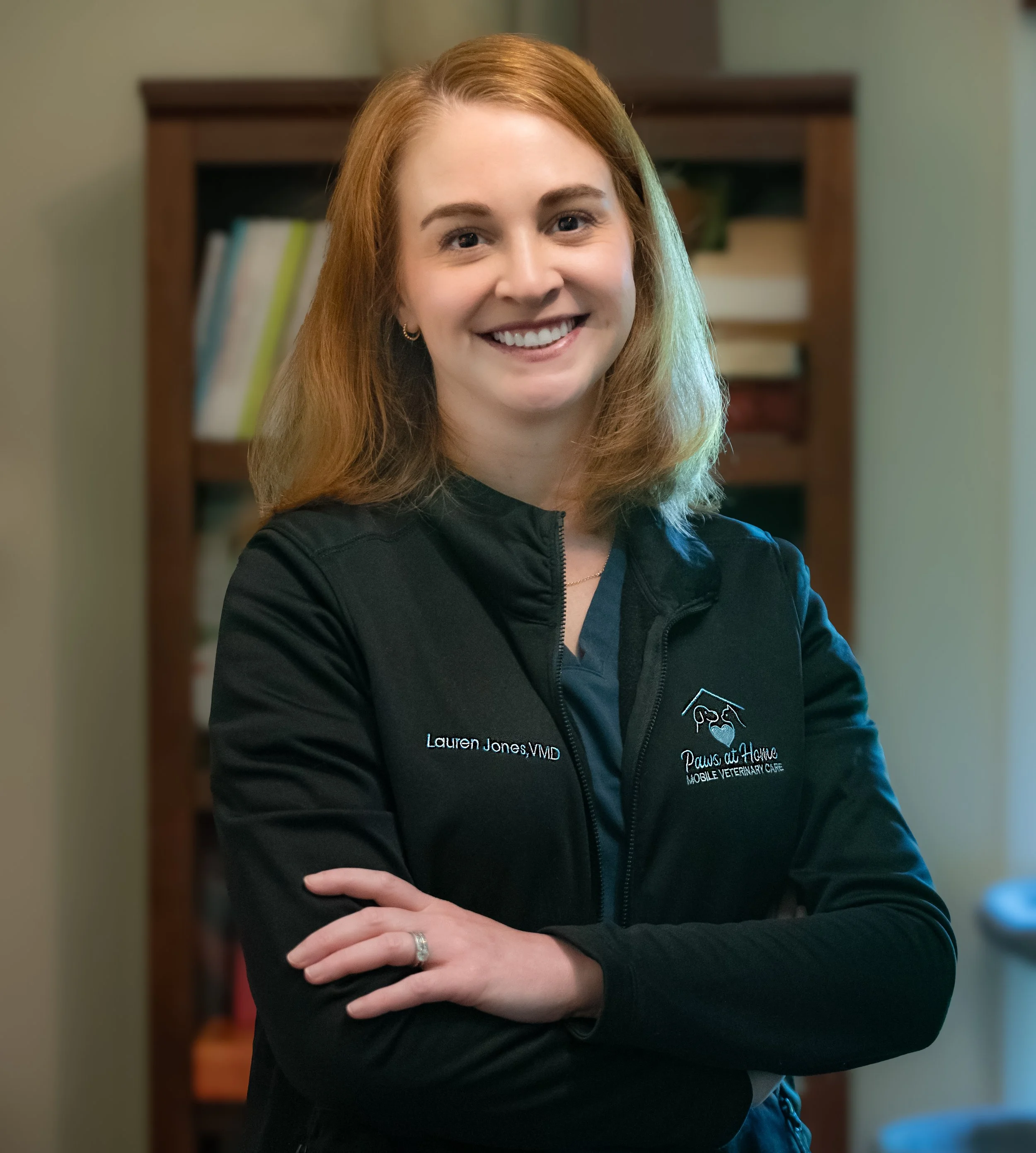 Paws at Home mobile veterinarian, Dr. Lauren Jones, VMD smiling in the Philadelphia Mainline suburbs preparing for veterinary house calls and in-home euthanasia.