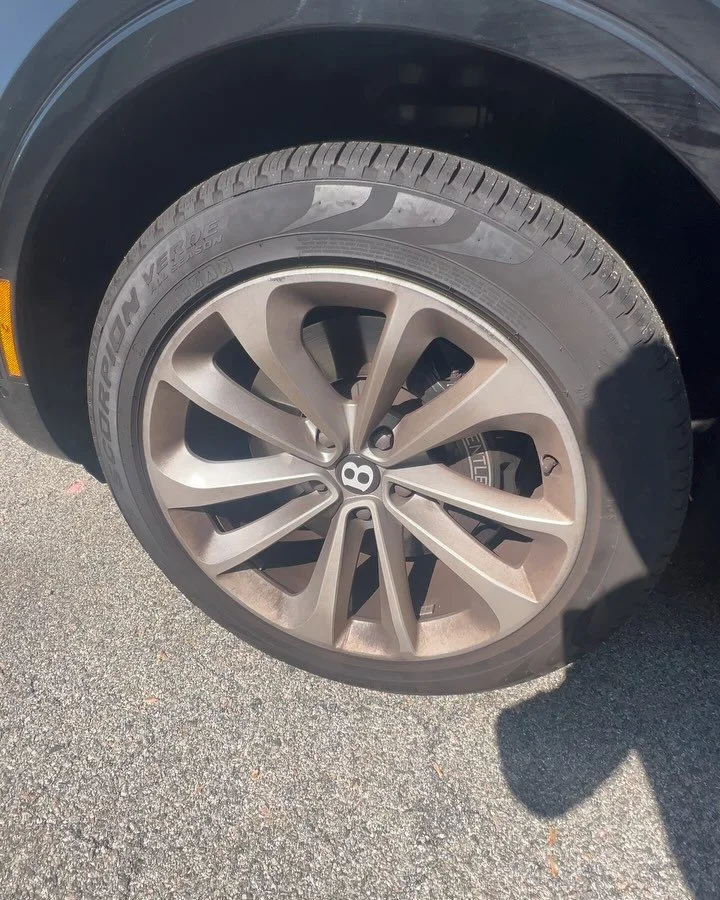 Luxury is in the details ! This Bentely Bentayga returns for its bi-weekly maintenance detail&mdash; 
Client enjoys a nice 18holes⛳️🏌️&zwj;♀️while we get his vehicle refreshed&hellip; because perfection should never fade.
Contact (845) 999-0922 to S