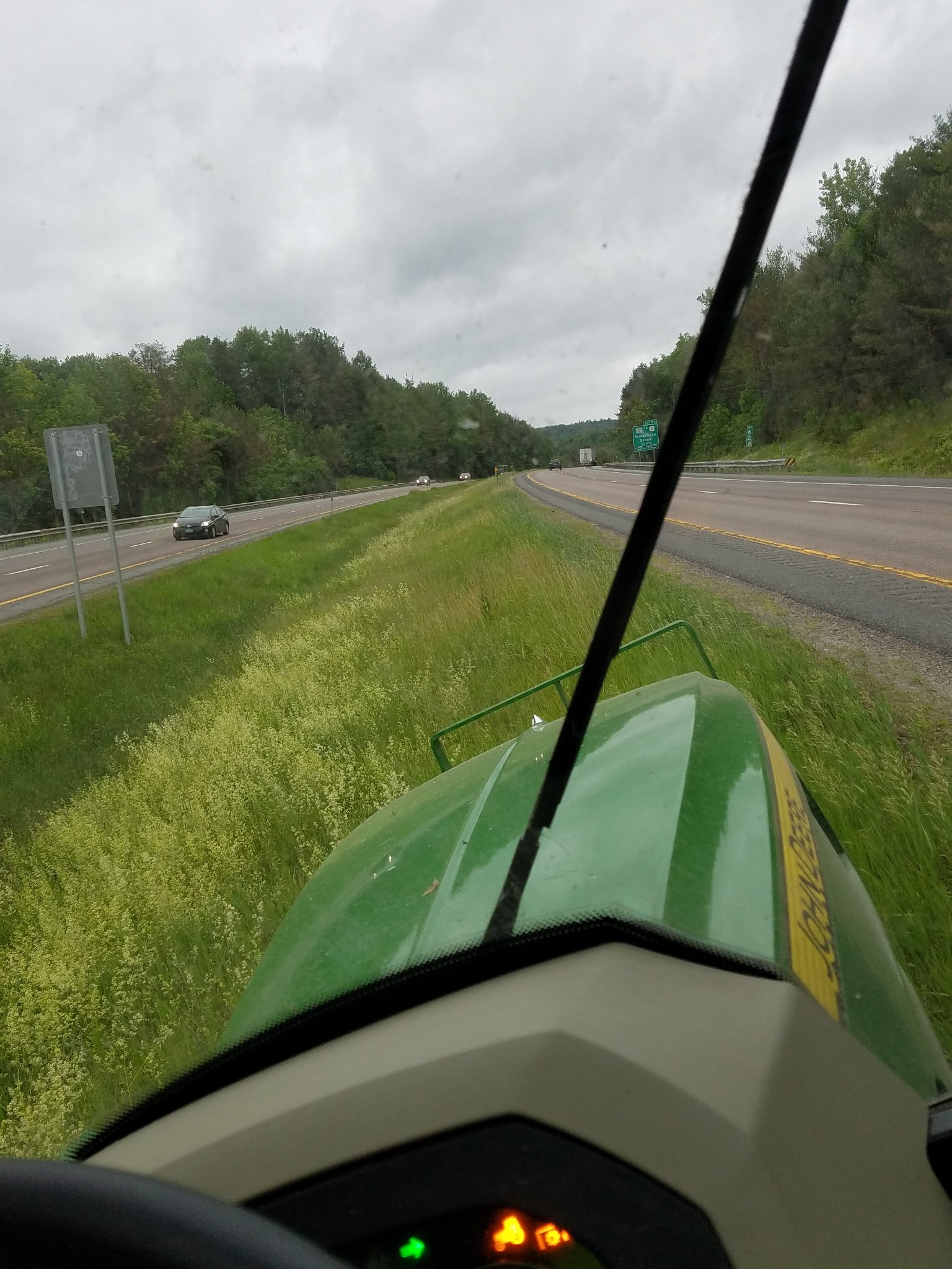 Summit Landworks_Roadside Mowing_Mowing_3.jpg