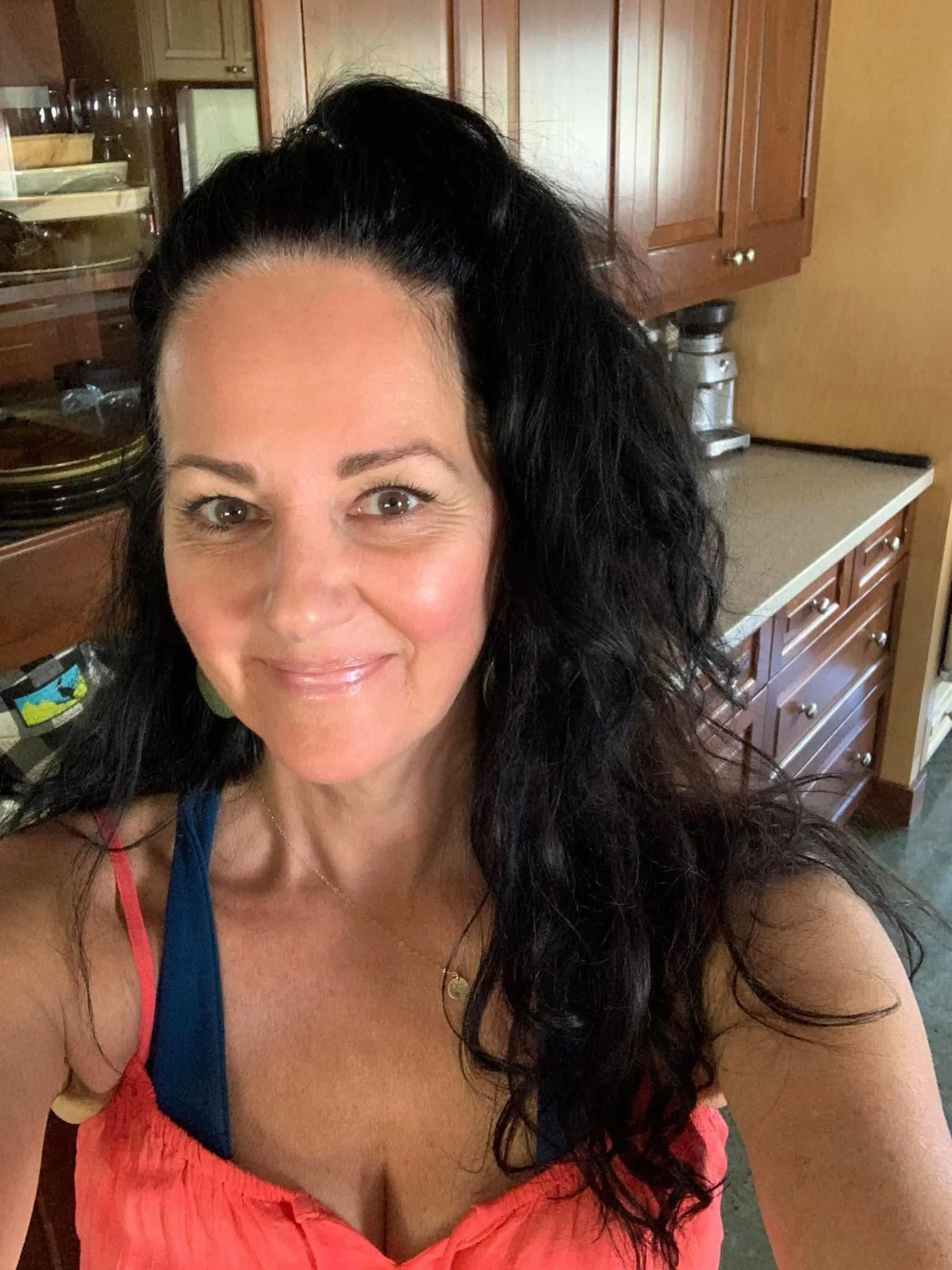I am slowly bringing seasons of care into the world, and I wanted to share a clear look at the support options now available.  Seasons of care offers, practical, nourishing, in-home support for part, postpartum, post surgery, recovery, illness, injur