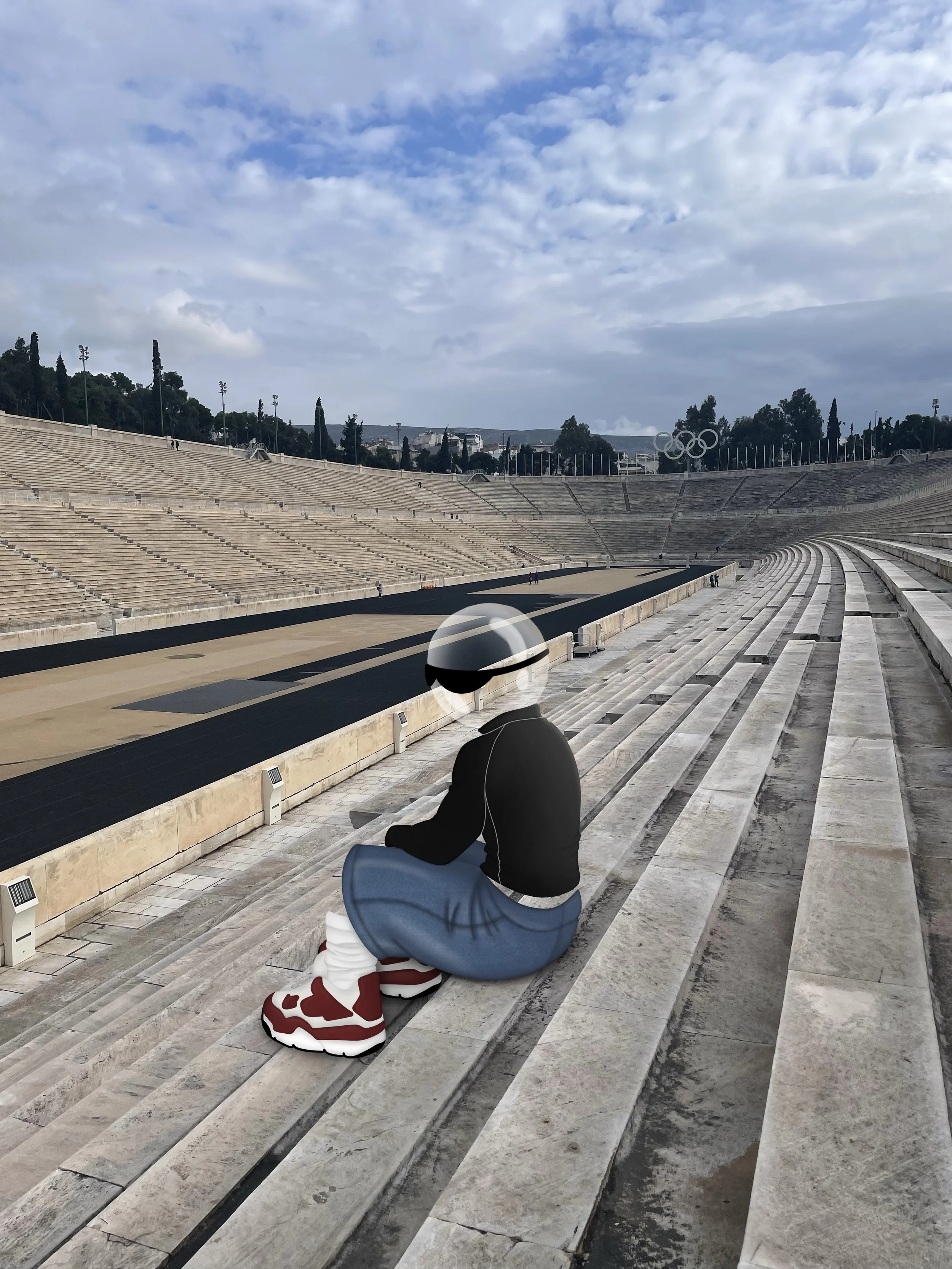 Un stade olympique vide sous un ciel nuageux, avec un personnage dessiné, assis sur les gradins portant des vêtements noirs et des baskets rouges et blanches, près de l'anneau olympique.